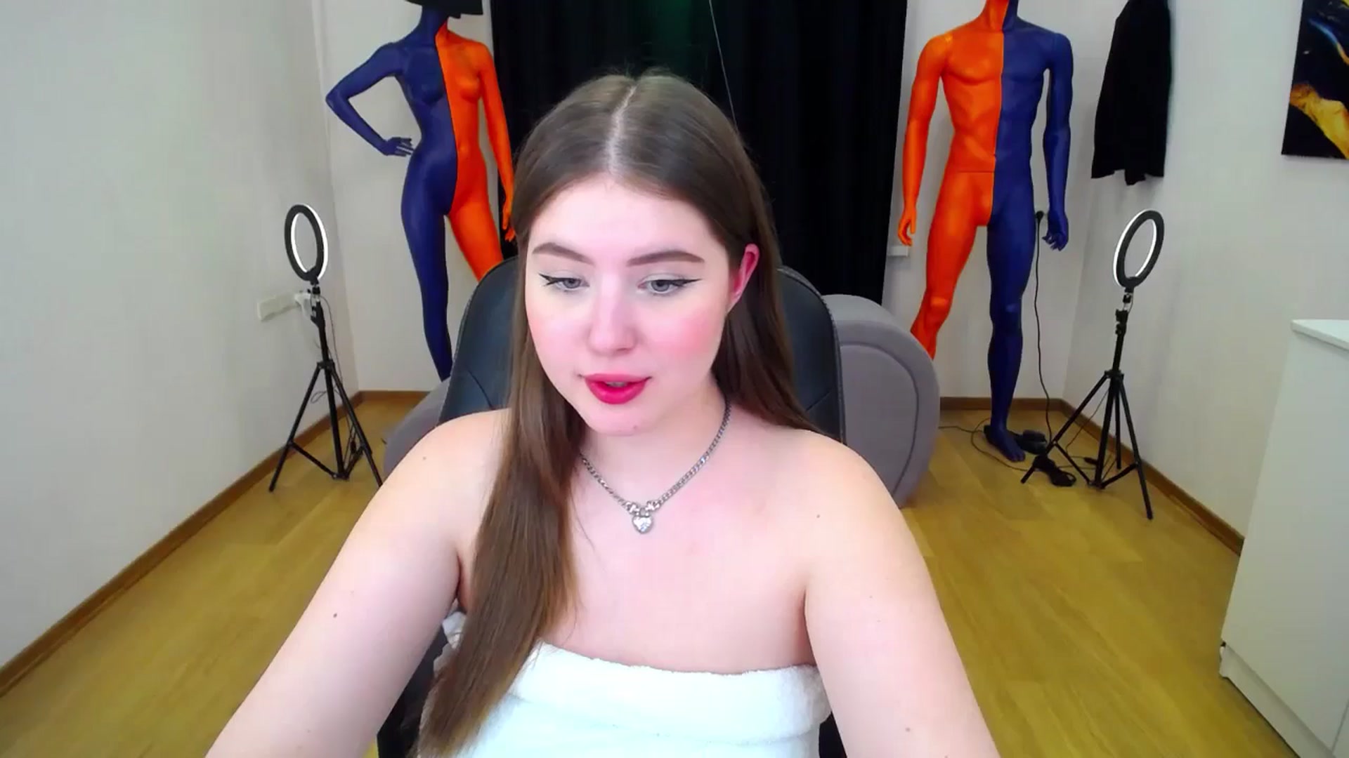 Gallery image thumbnail from AdmireMyEyes's myfreecams stream on, 05/21/2024, 09:28 image 7 of 20