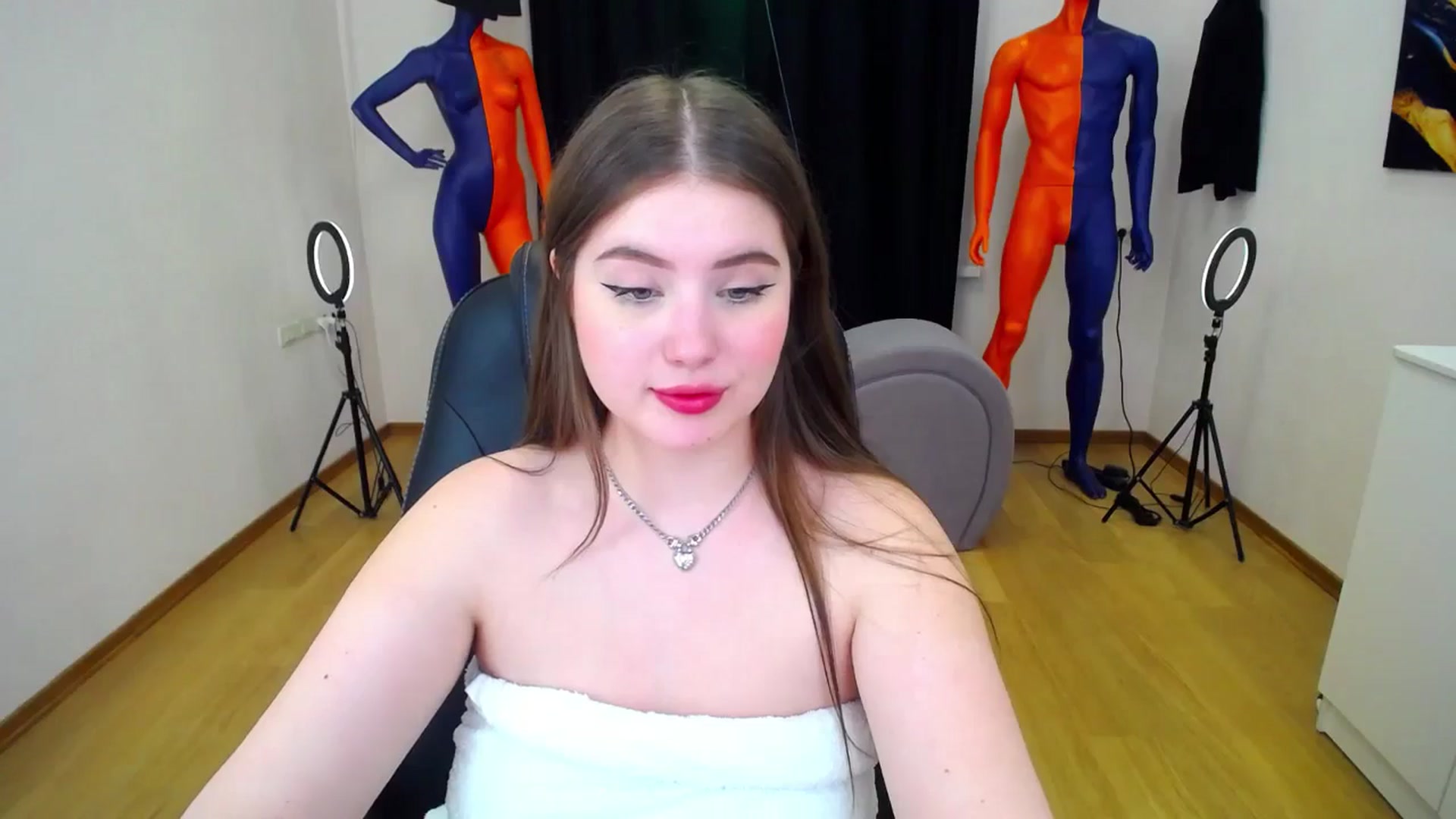 Gallery image thumbnail from AdmireMyEyes's myfreecams stream on, 05/21/2024, 09:28 image 5 of 20