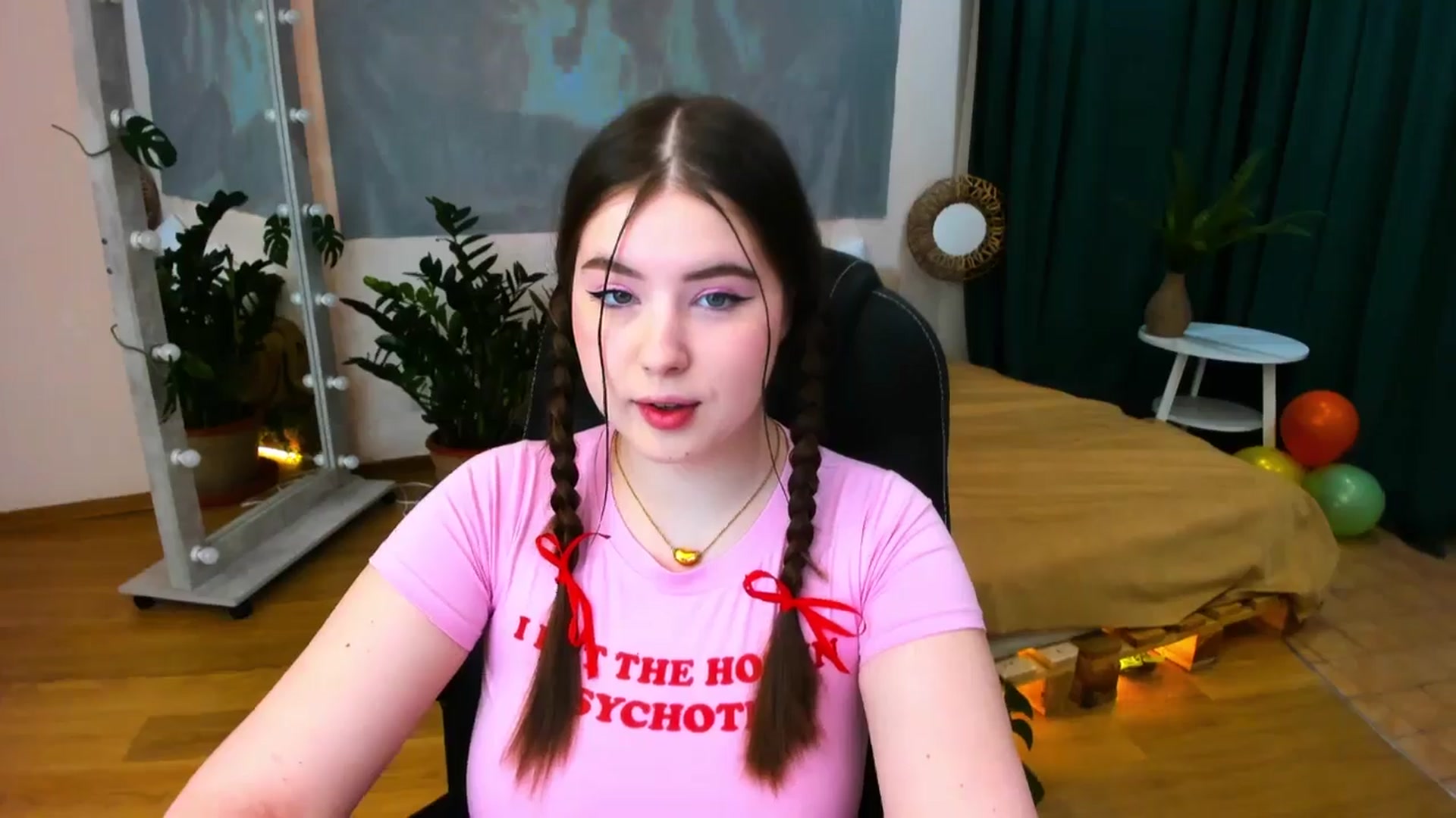 Gallery image thumbnail from AdmireMyEyes's myfreecams stream on, 05/25/2024, 18:34 image 13 of 20