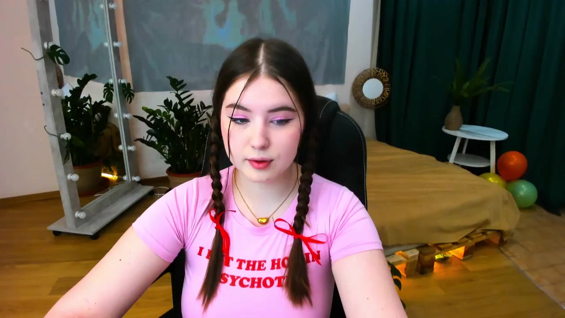 Gallery image thumbnail from AdmireMyEyes's myfreecams stream on, 05/25/2024, 18:34 image 5 of 20