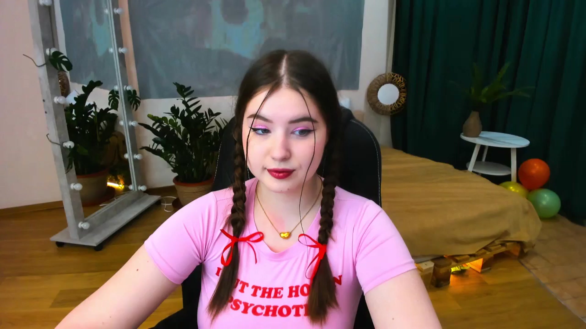 Gallery image thumbnail from AdmireMyEyes's myfreecams stream on, 05/25/2024, 20:35 image 6 of 20