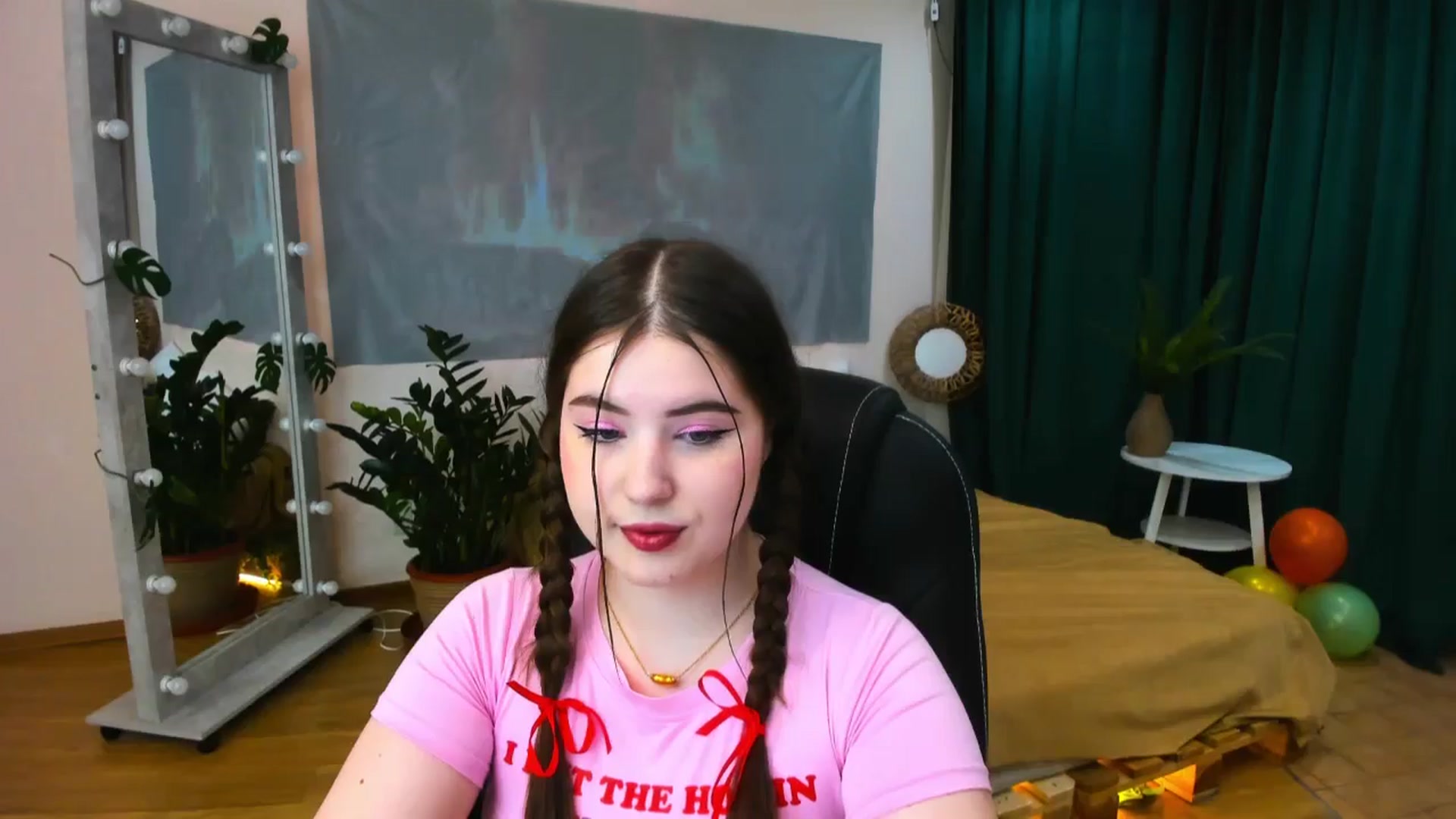 Gallery image thumbnail from AdmireMyEyes's myfreecams stream on, 05/25/2024, 20:35 image 16 of 20