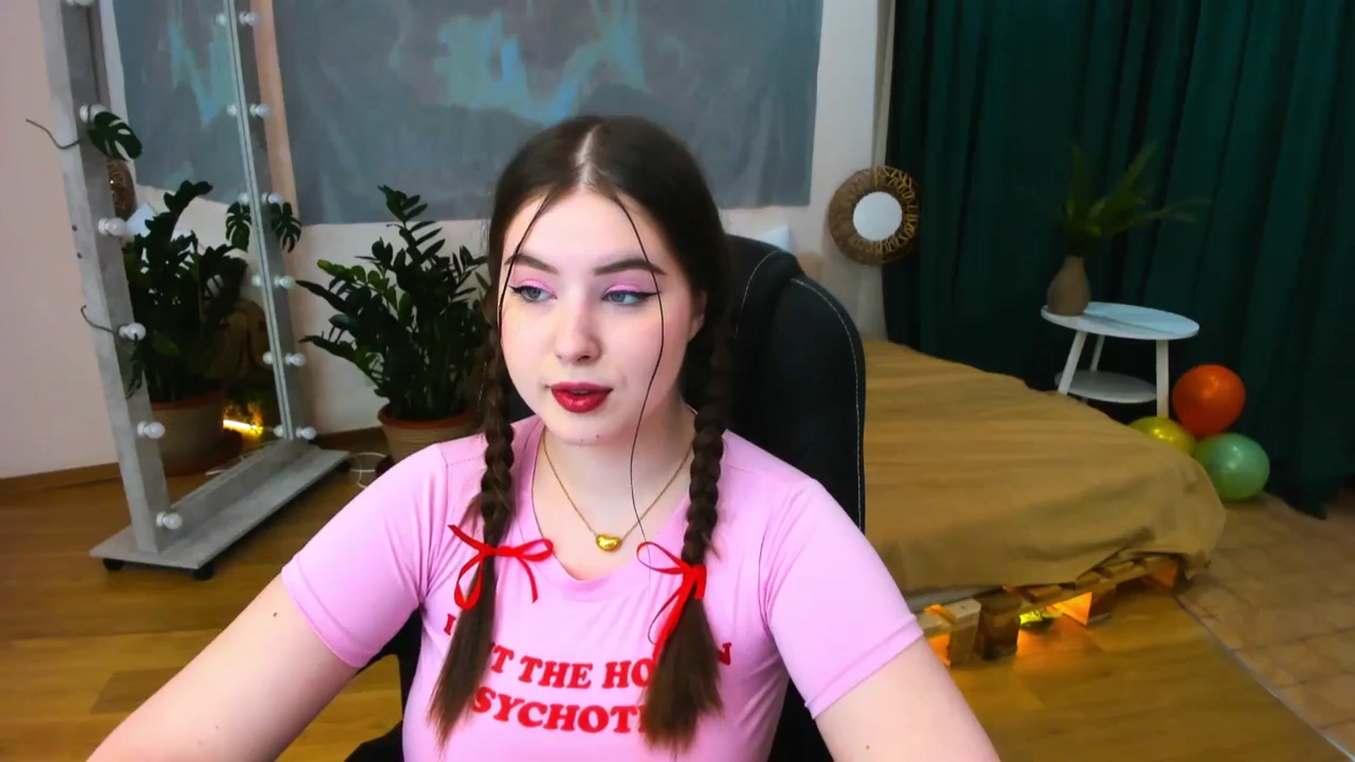 Gallery image thumbnail from AdmireMyEyes's myfreecams stream on, 05/25/2024, 20:35 image 2 of 20