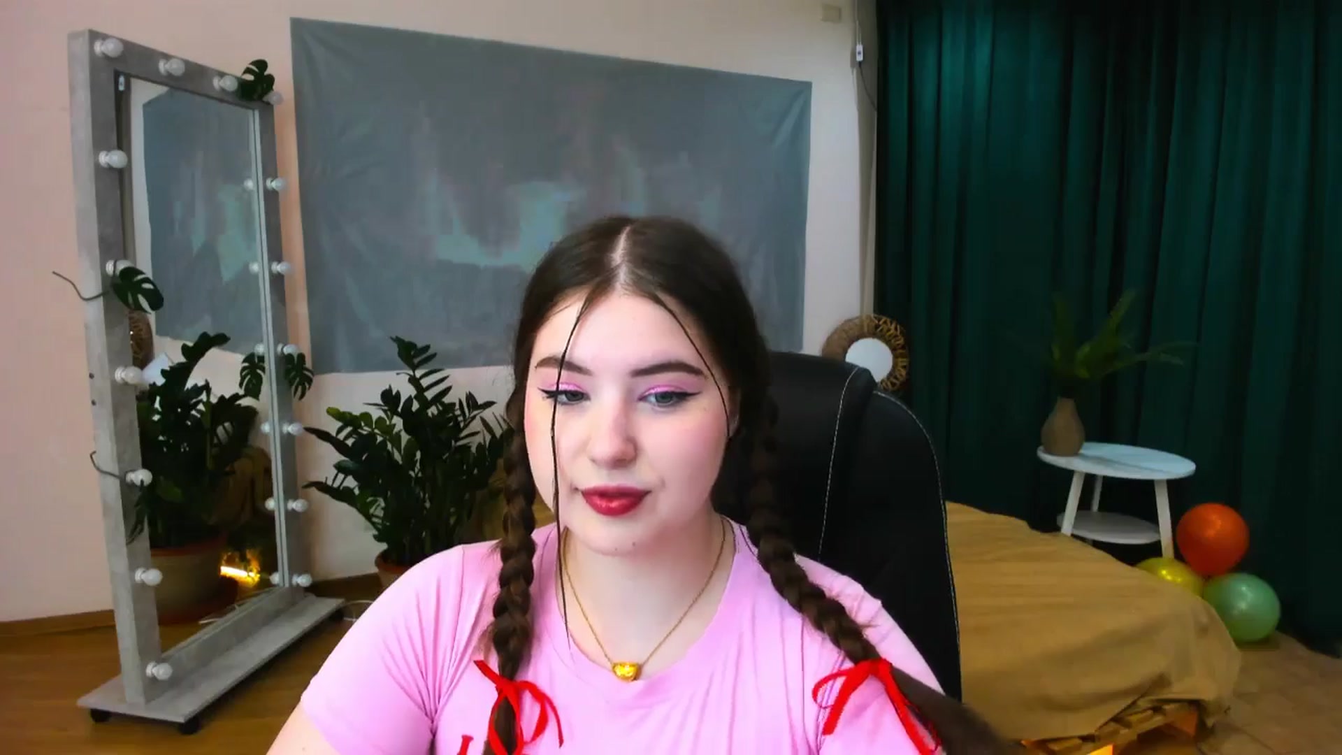 Gallery image thumbnail from AdmireMyEyes's myfreecams stream on, 05/25/2024, 20:35 image 11 of 20