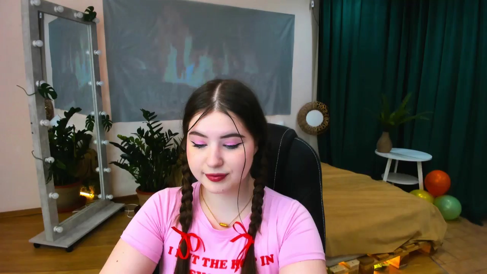 Gallery image thumbnail from AdmireMyEyes's myfreecams stream on, 05/25/2024, 20:35 image 15 of 20