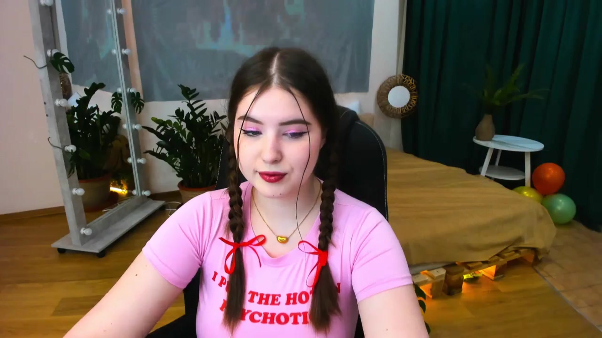 Gallery image thumbnail from AdmireMyEyes's myfreecams stream on, 05/25/2024, 20:35 image 4 of 20