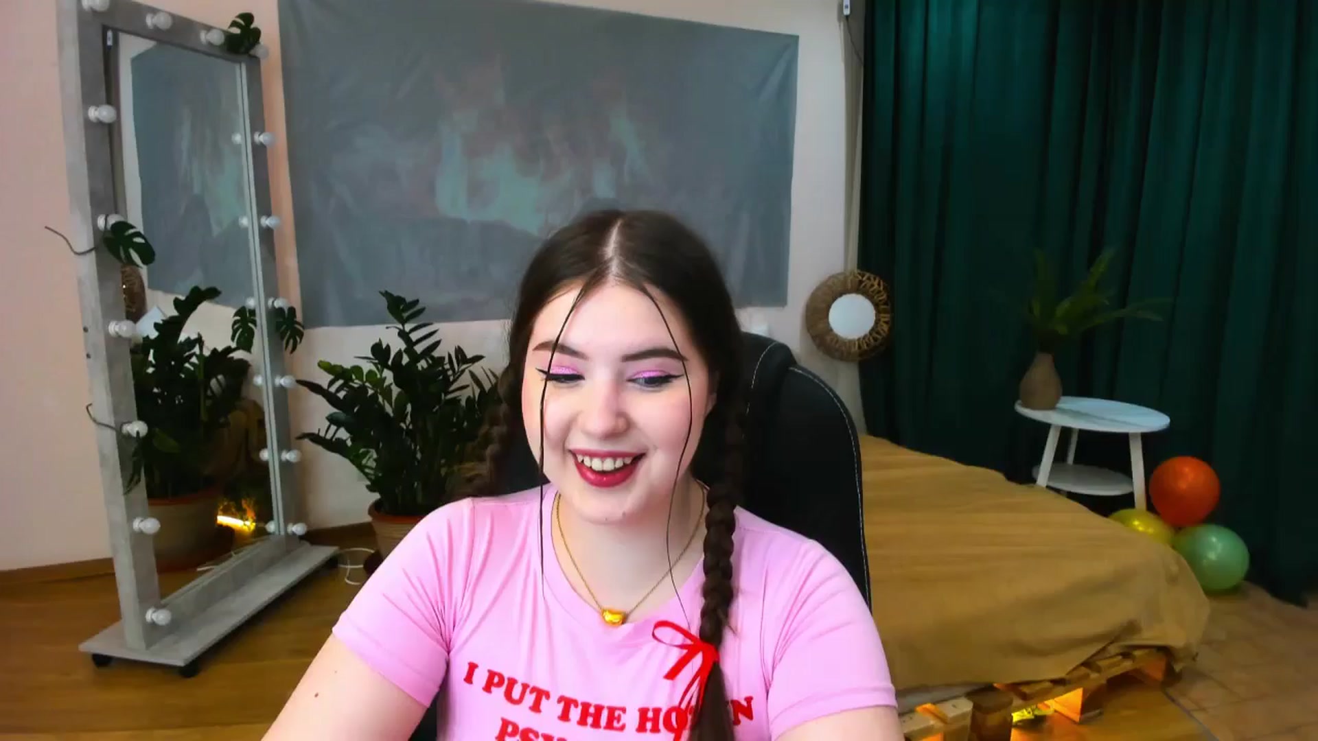 Gallery image thumbnail from AdmireMyEyes's myfreecams stream on, 05/25/2024, 20:35 image 13 of 20