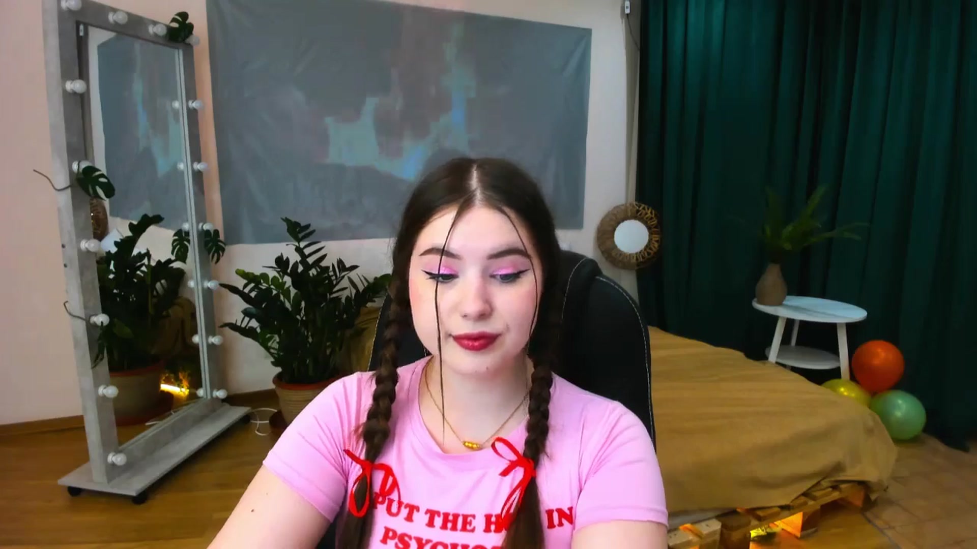 Gallery image thumbnail from AdmireMyEyes's myfreecams stream on, 05/25/2024, 20:35 image 14 of 20