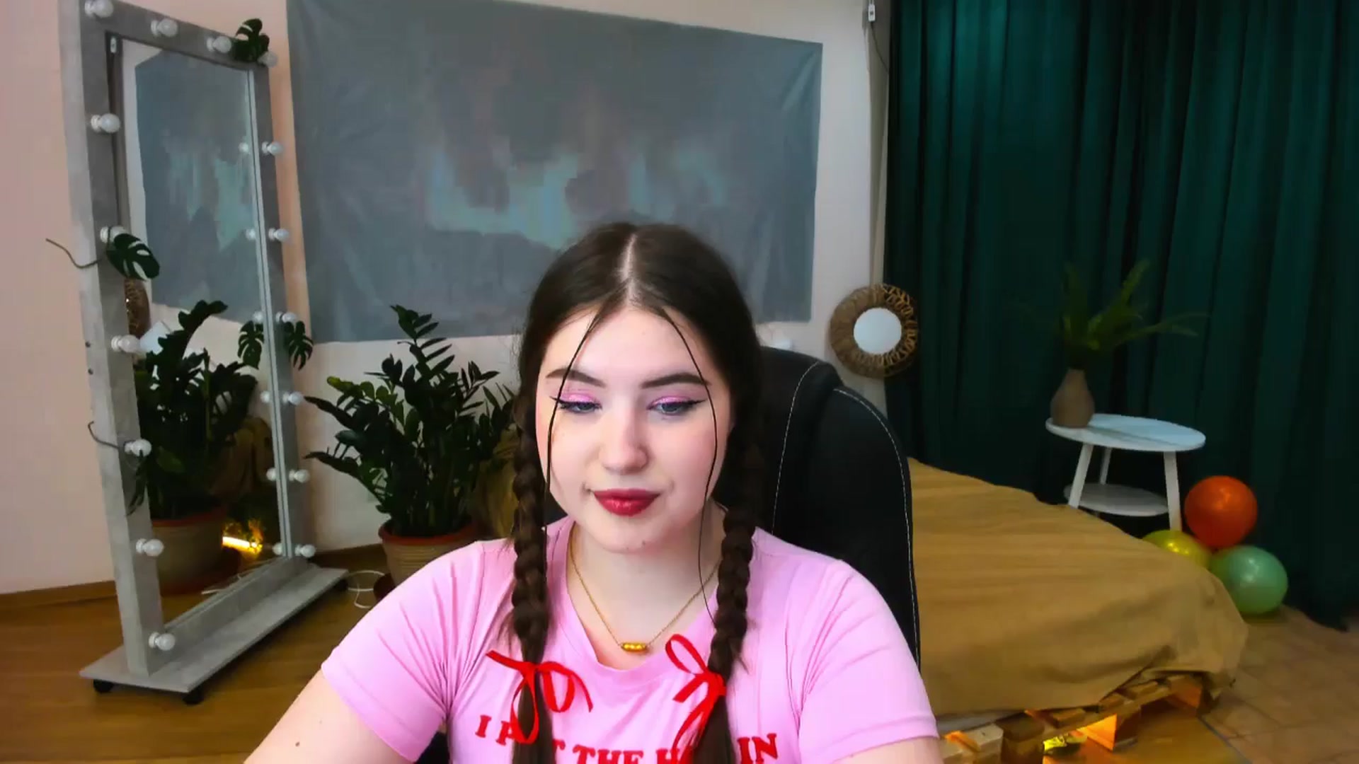 Gallery image thumbnail from AdmireMyEyes's myfreecams stream on, 05/25/2024, 20:35 image 17 of 20