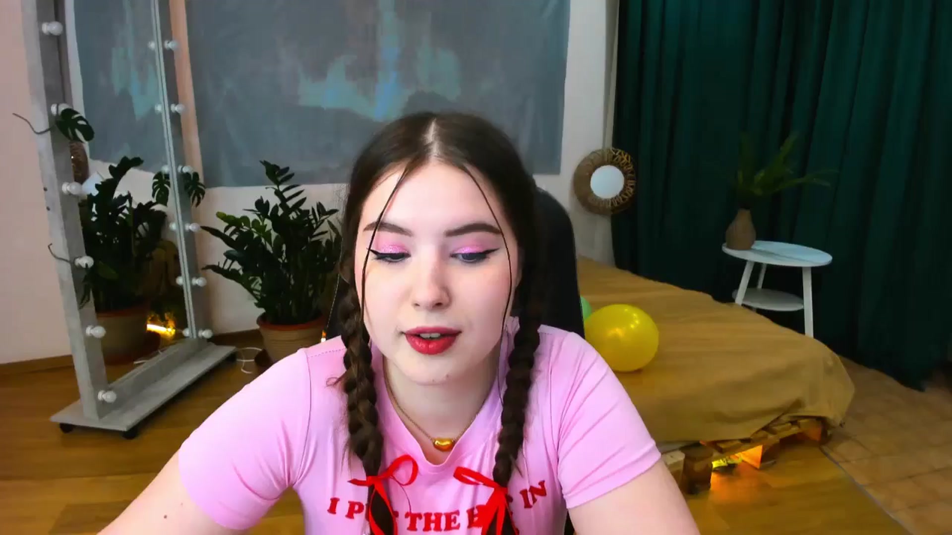 Gallery image thumbnail from AdmireMyEyes's myfreecams stream on, 05/25/2024, 21:20 image 2 of 20