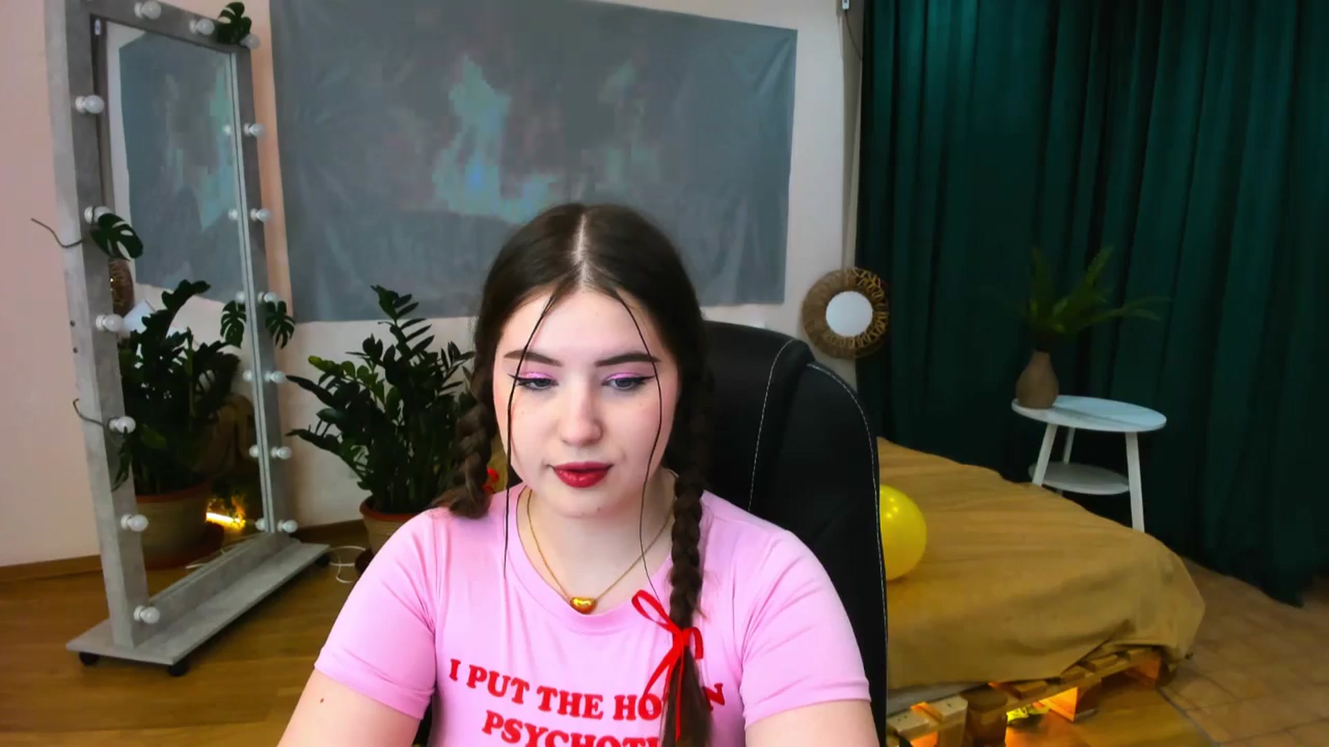 Gallery image thumbnail from AdmireMyEyes's myfreecams stream on, 05/25/2024, 21:20 image 13 of 20