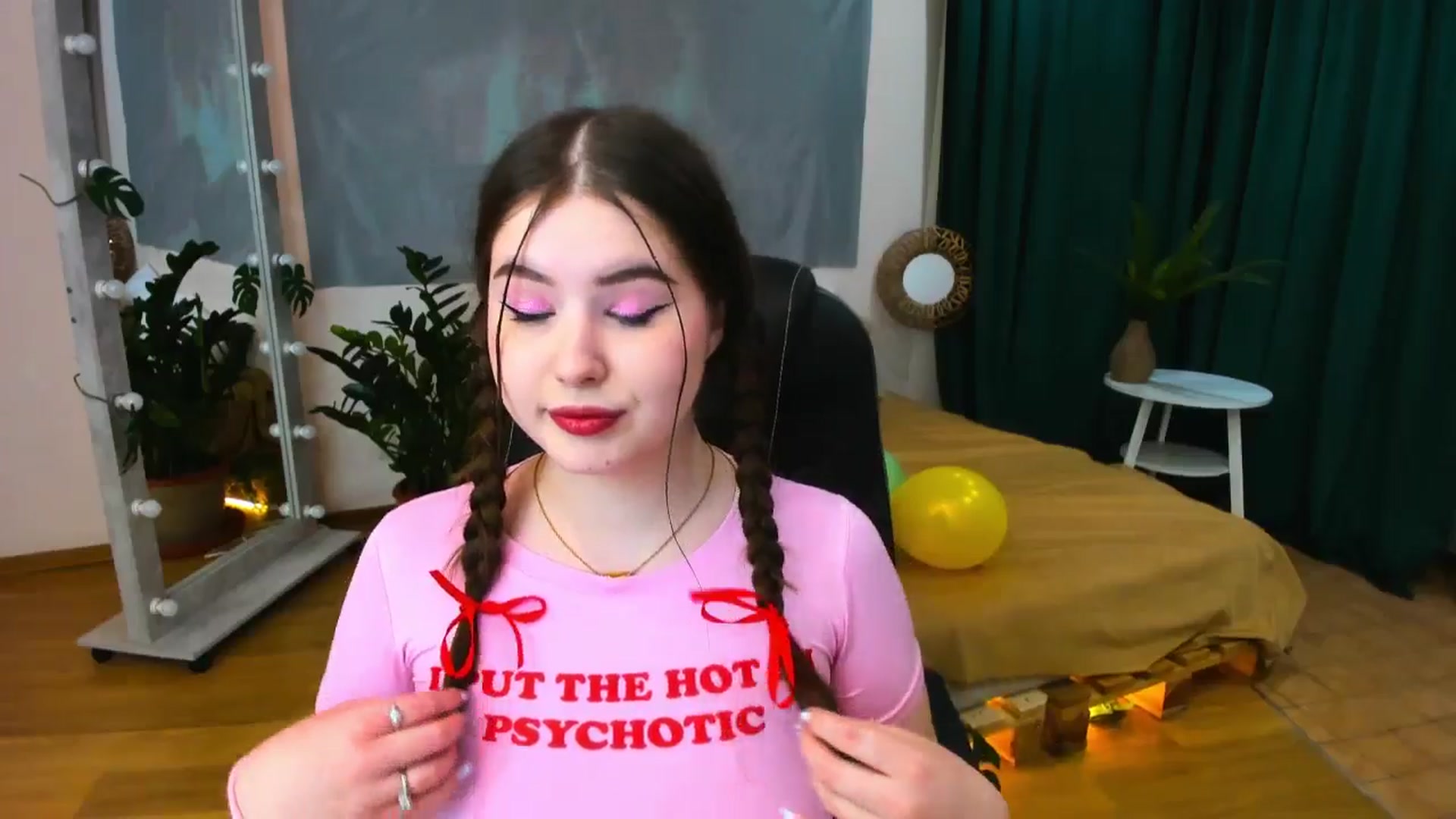 Gallery image thumbnail from AdmireMyEyes's myfreecams stream on, 05/25/2024, 21:20 image 5 of 20