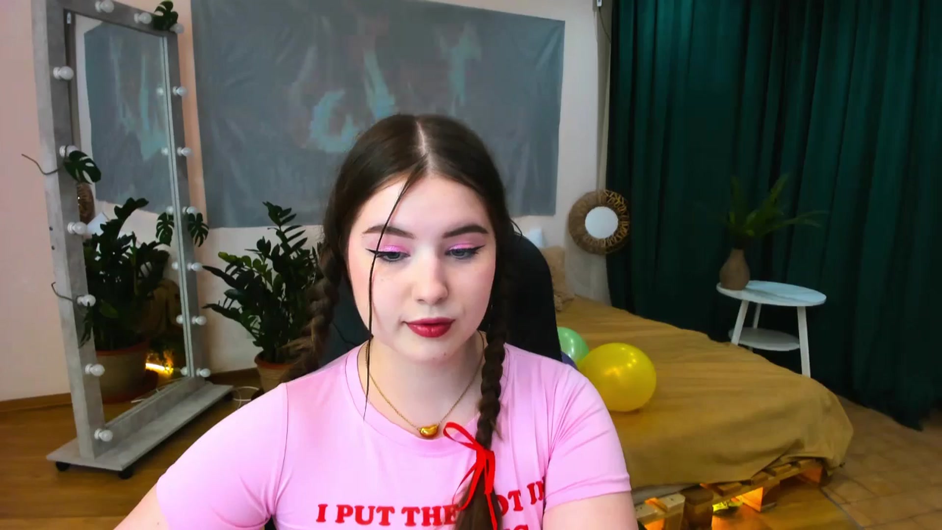 Gallery image thumbnail from AdmireMyEyes's myfreecams stream on, 05/25/2024, 21:20 image 9 of 20