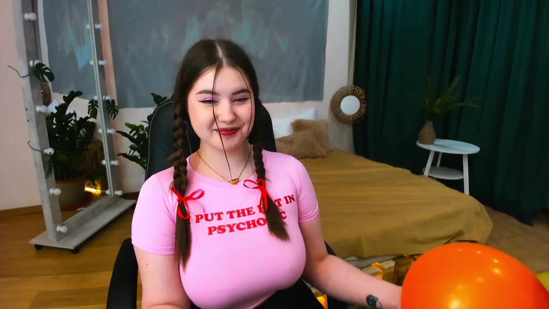 Gallery image thumbnail from AdmireMyEyes's myfreecams stream on, 05/25/2024, 21:20 image 1 of 20