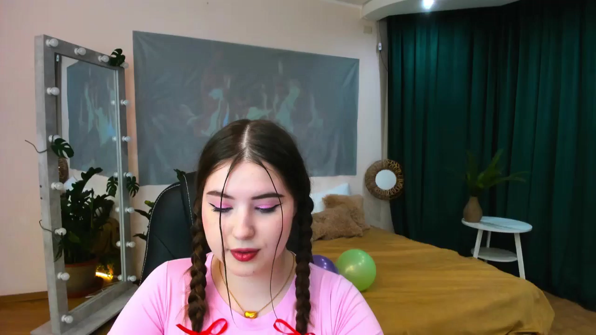 Gallery image thumbnail from AdmireMyEyes's myfreecams stream on, 05/25/2024, 21:20 image 20 of 20