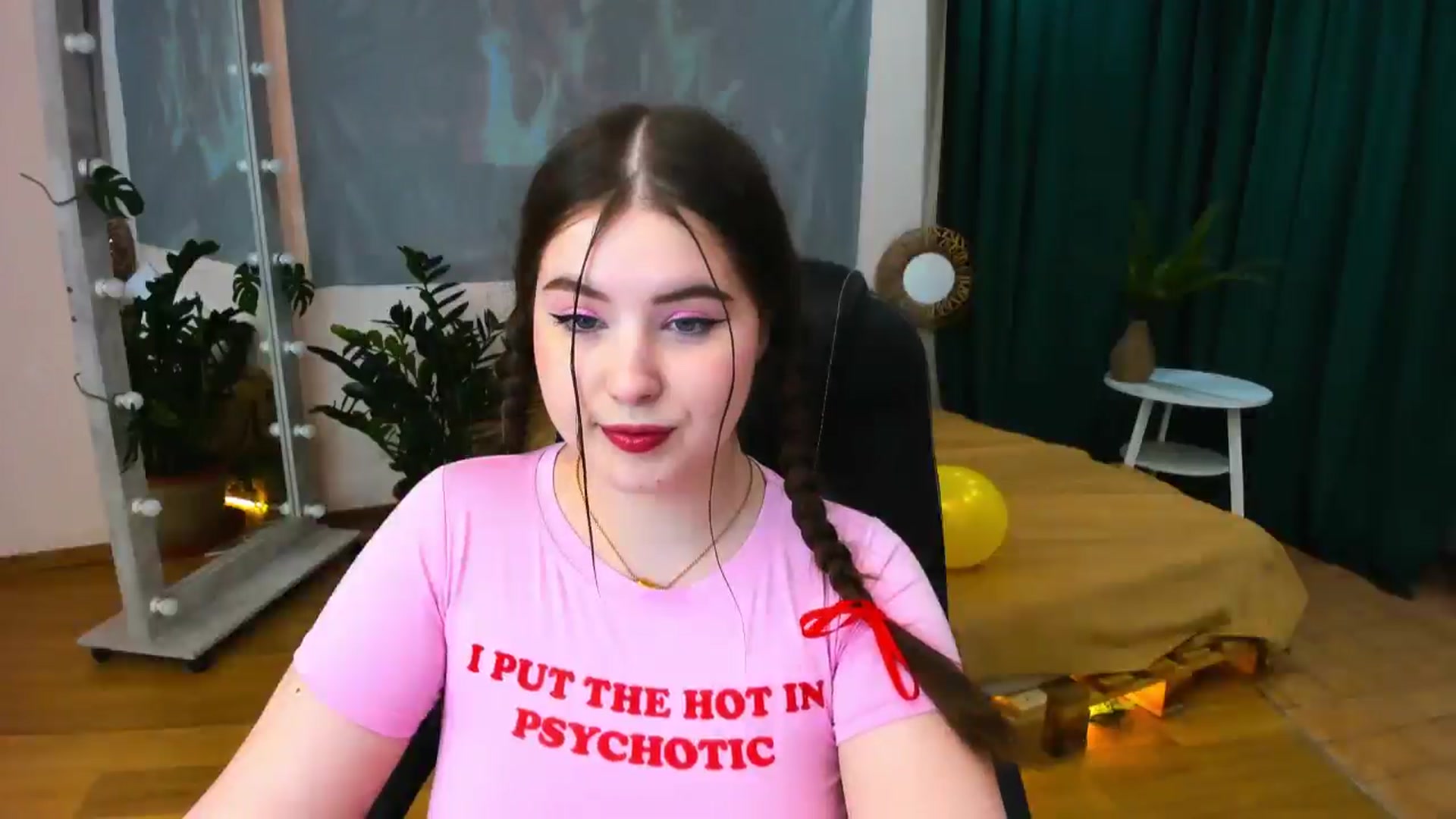 Gallery image thumbnail from AdmireMyEyes's myfreecams stream on, 05/25/2024, 21:20 image 8 of 20