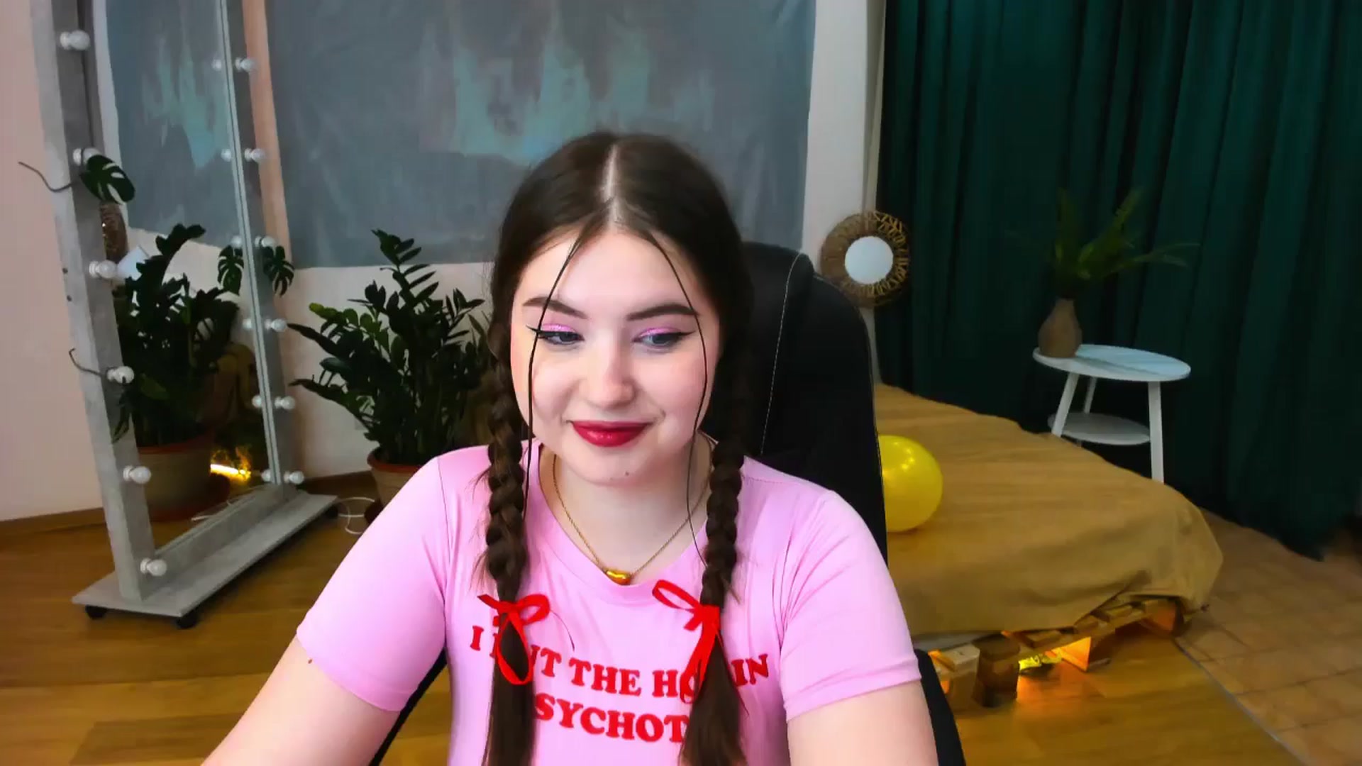 Gallery image thumbnail from AdmireMyEyes's myfreecams stream on, 05/25/2024, 21:20 image 6 of 20