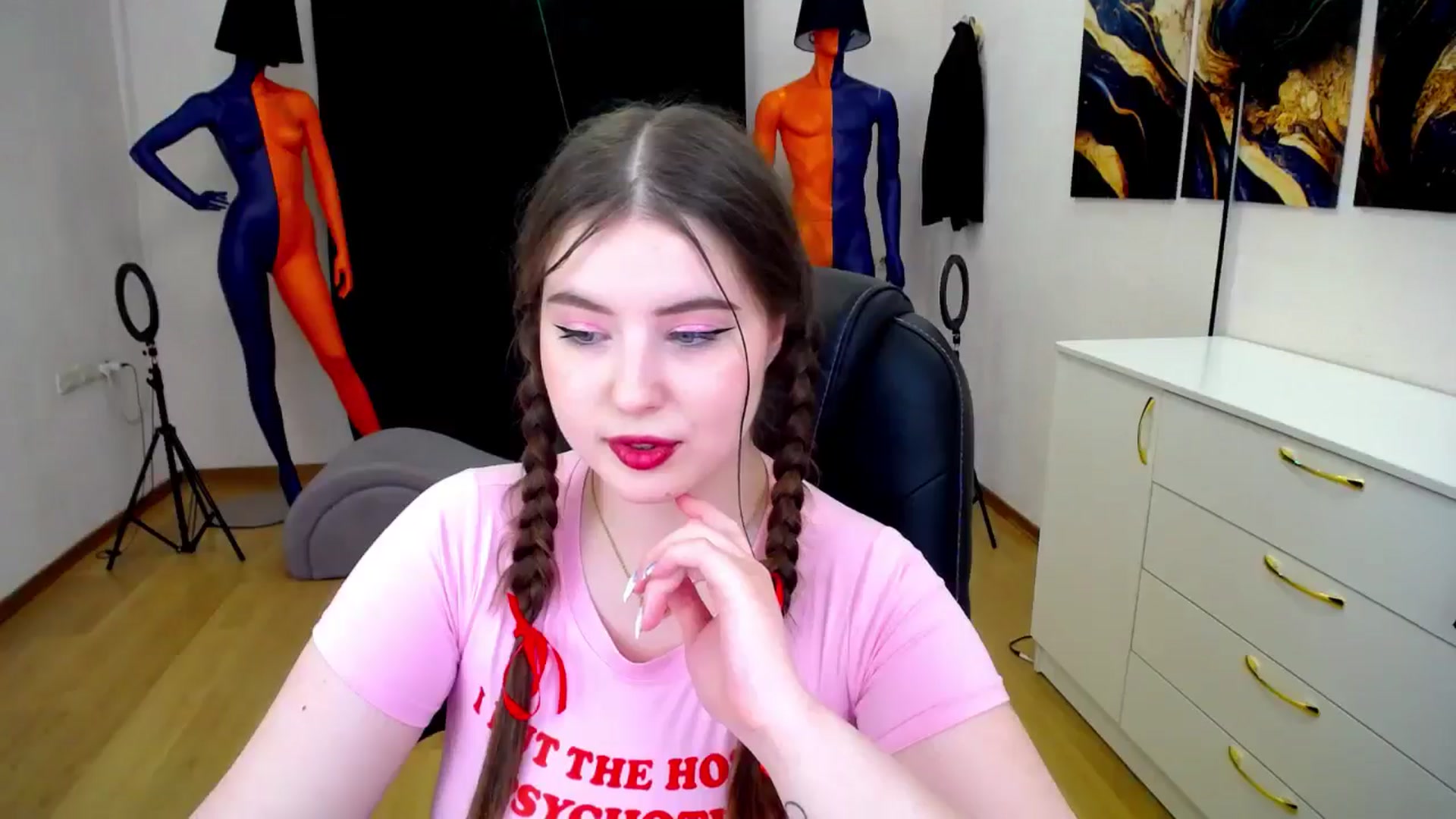 Gallery image thumbnail from AdmireMyEyes's myfreecams stream on, 05/26/2024, 01:07 image 13 of 20