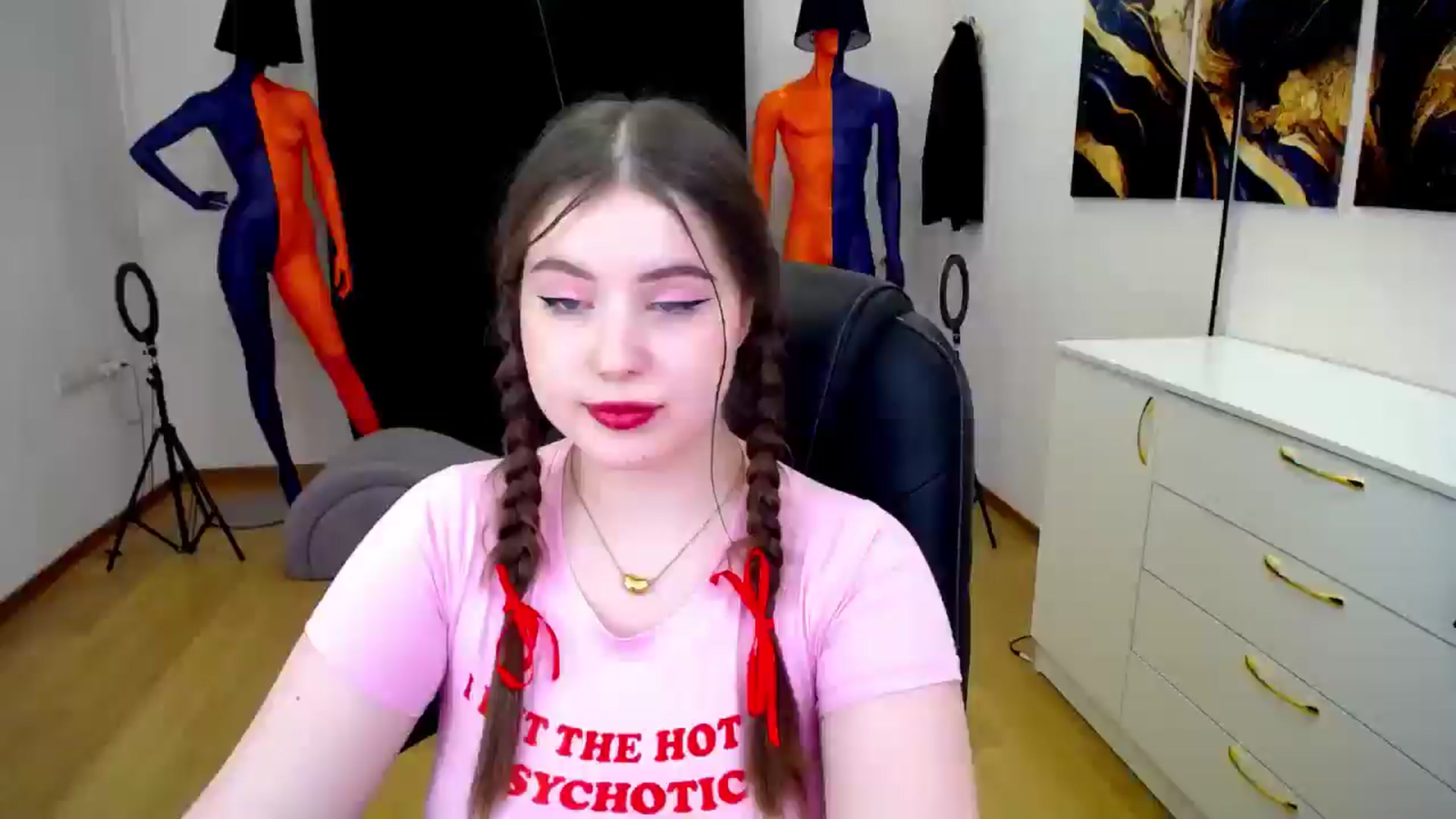Gallery image thumbnail from AdmireMyEyes's myfreecams stream on, 05/26/2024, 01:07 image 15 of 20