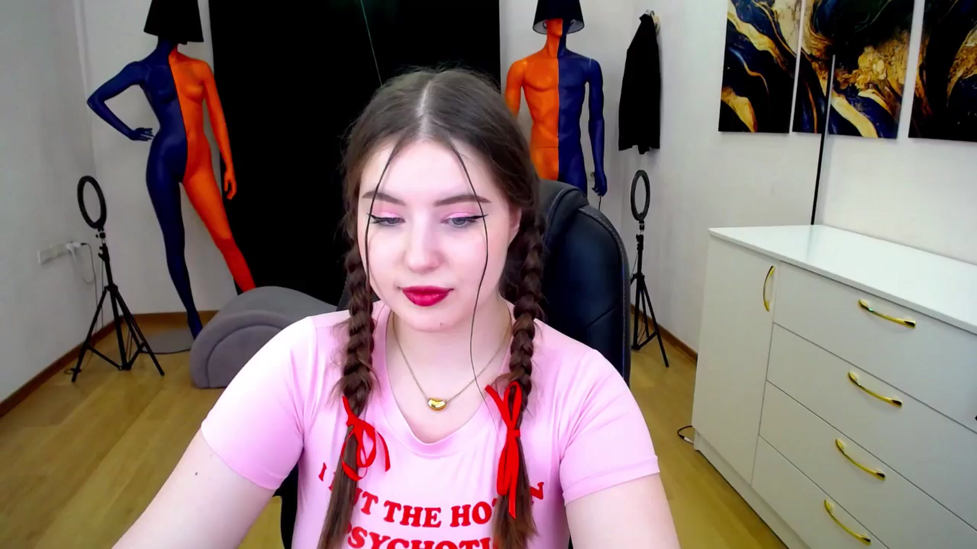 Gallery image thumbnail from AdmireMyEyes's myfreecams stream on, 05/26/2024, 01:07 image 1 of 20
