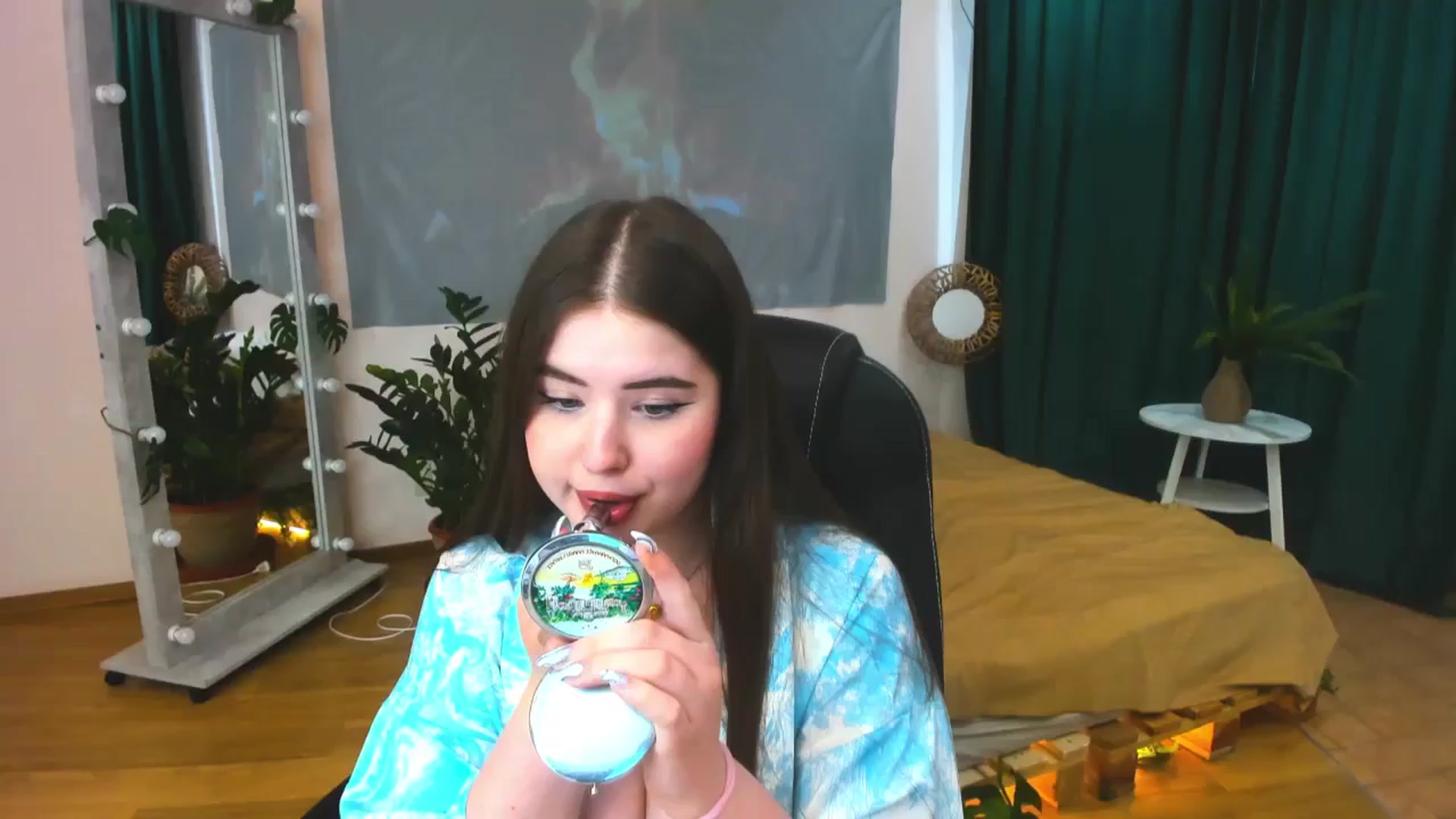 Gallery image thumbnail from AdmireMyEyes's myfreecams stream on, 05/27/2024, 09:22 image 1 of 20