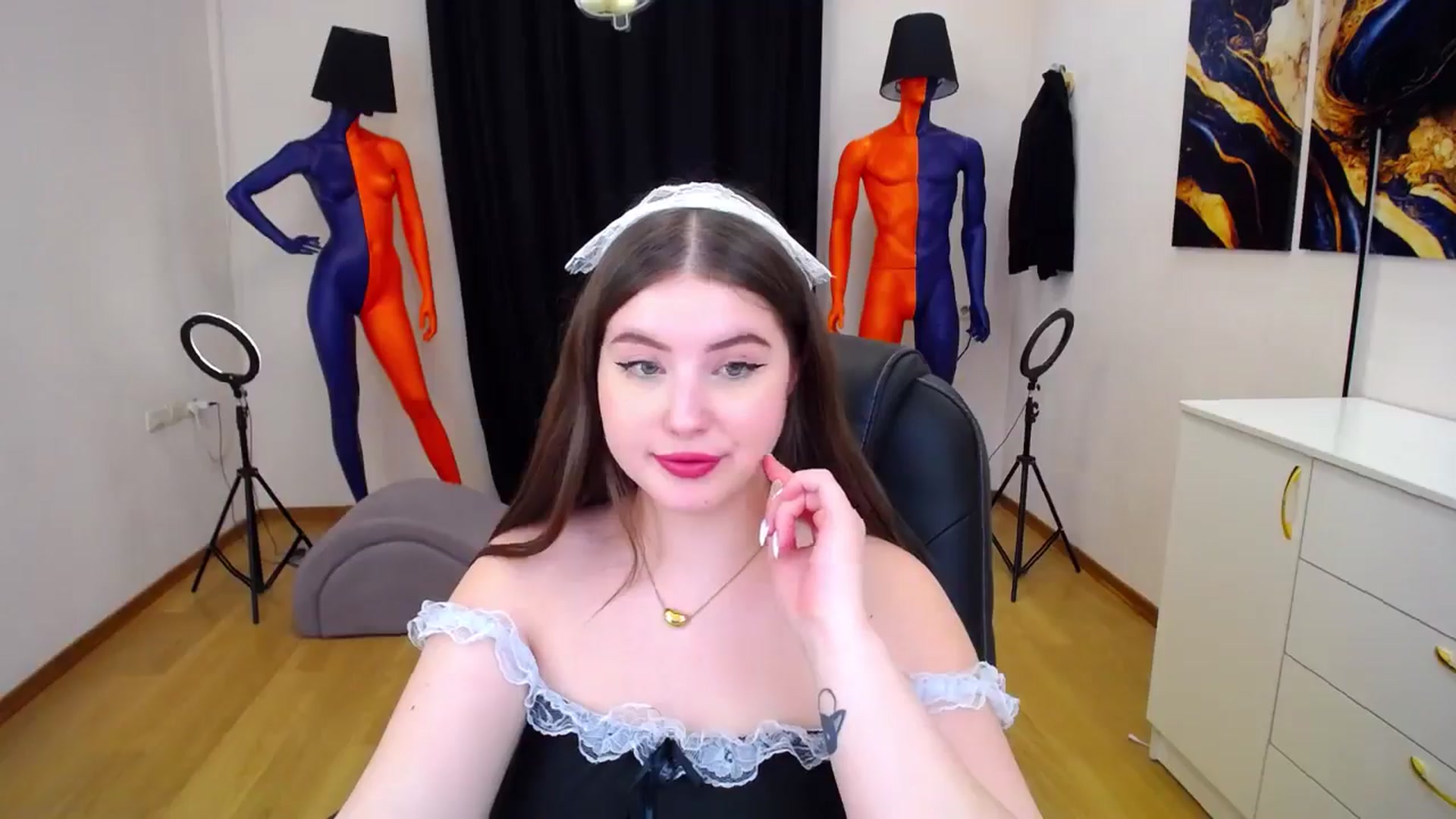 Gallery image thumbnail from AdmireMyEyes's myfreecams stream on, 05/29/2024, 07:46 image 18 of 20