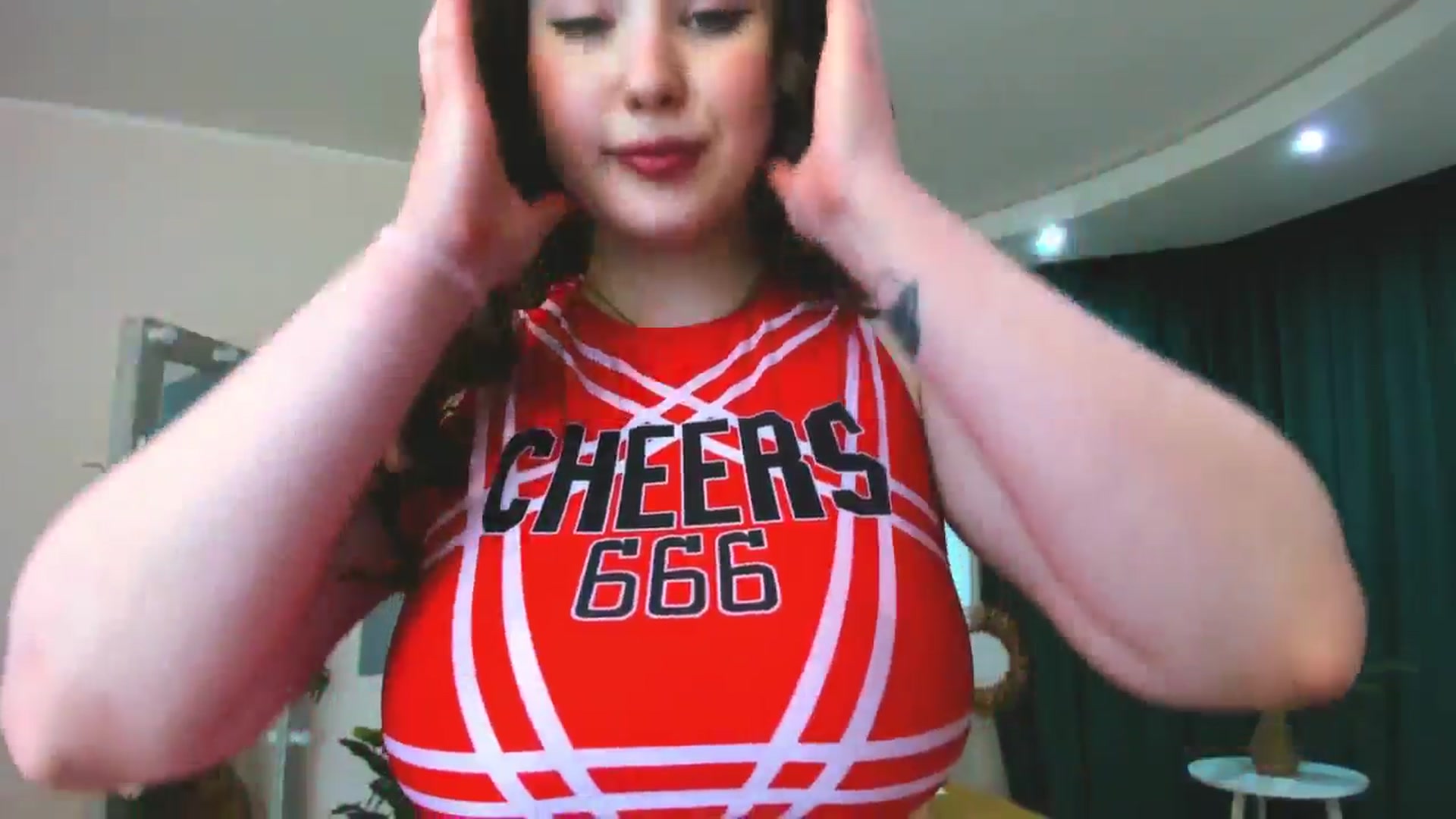 Gallery image thumbnail from AdmireMyEyes's myfreecams stream on, 05/30/2024, 08:37 image 19 of 20