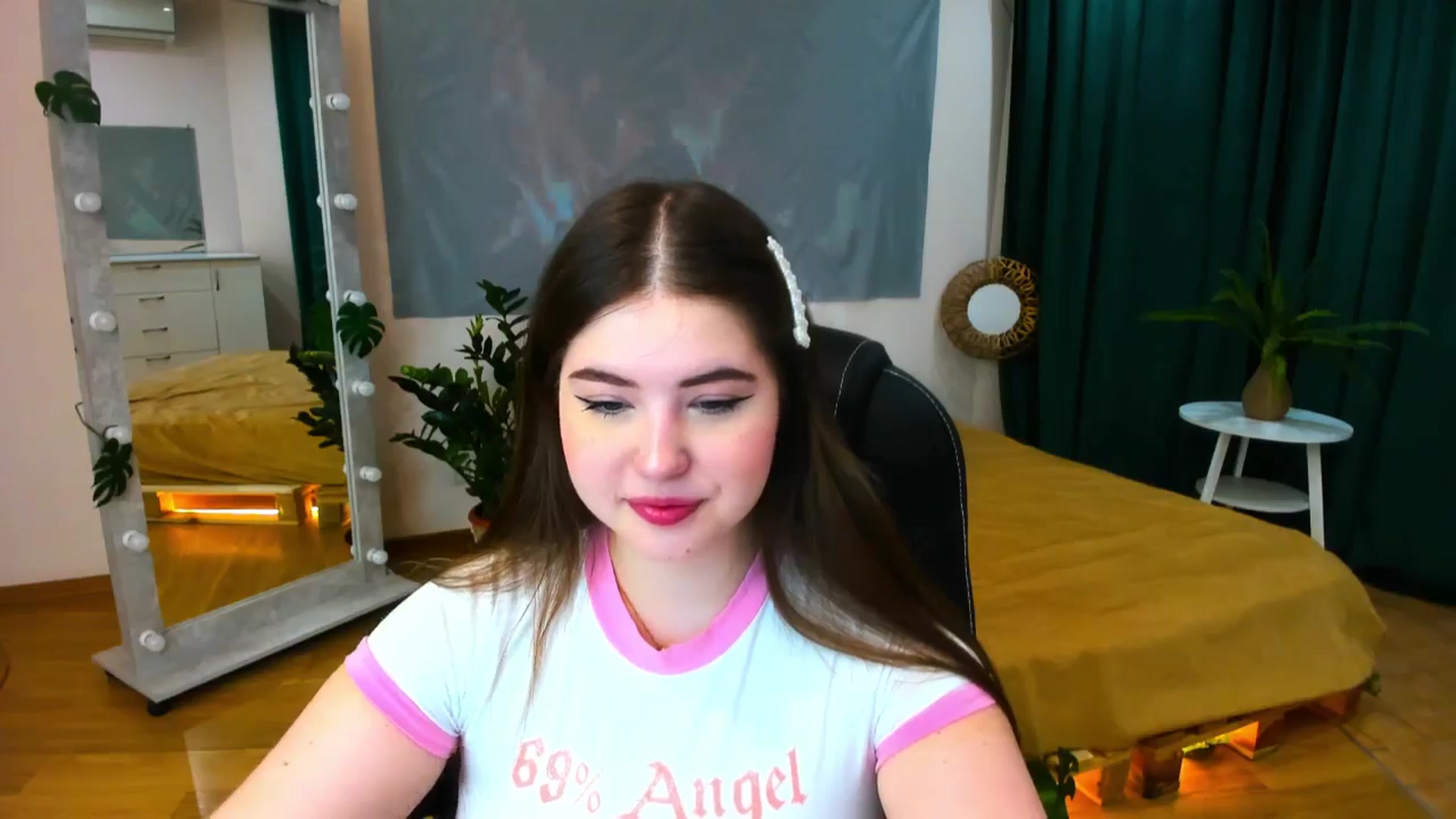 Gallery image thumbnail from AdmireMyEyes's myfreecams stream on, 05/31/2024, 18:30 image 4 of 20