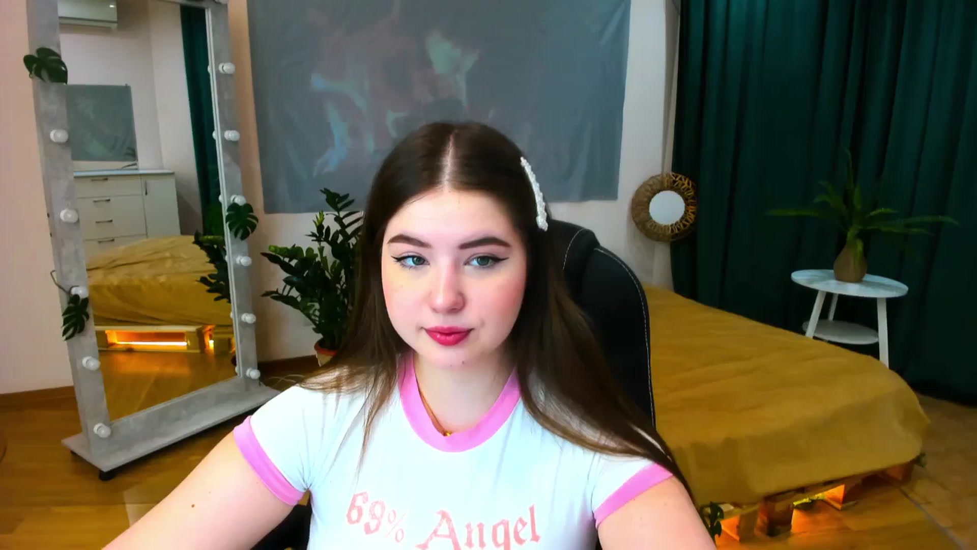 Gallery image thumbnail from AdmireMyEyes's myfreecams stream on, 05/31/2024, 18:30 image 5 of 20