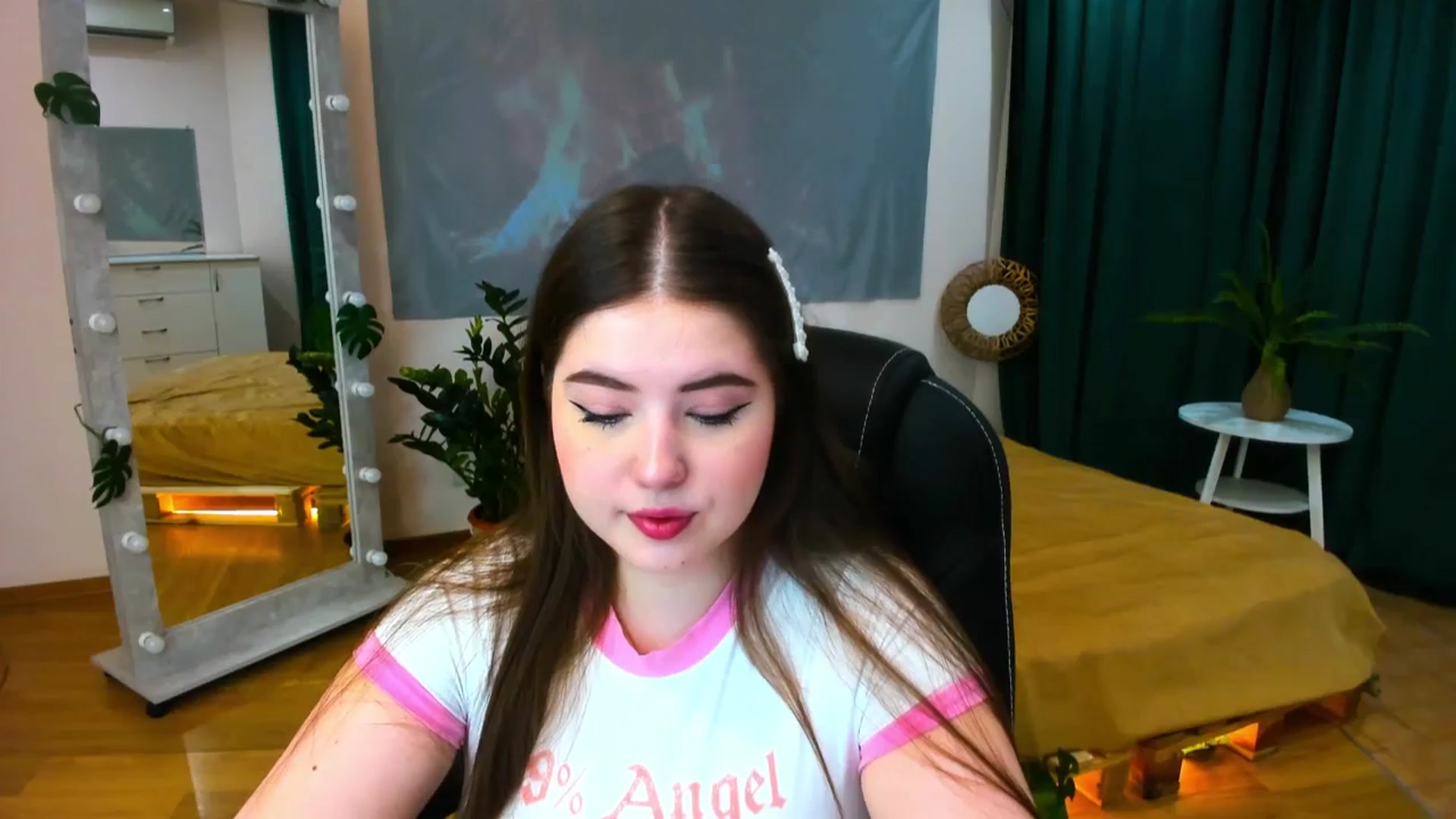 Gallery image thumbnail from AdmireMyEyes's myfreecams stream on, 05/31/2024, 18:30 image 14 of 20