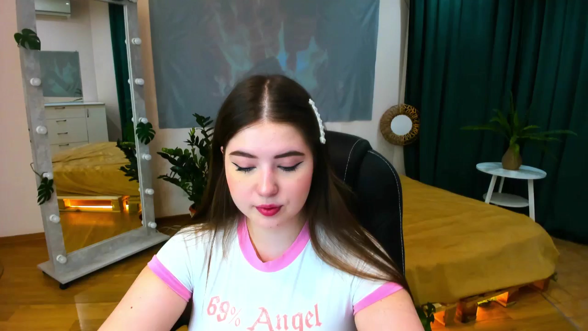 Gallery image thumbnail from AdmireMyEyes's myfreecams stream on, 05/31/2024, 18:30 image 9 of 20