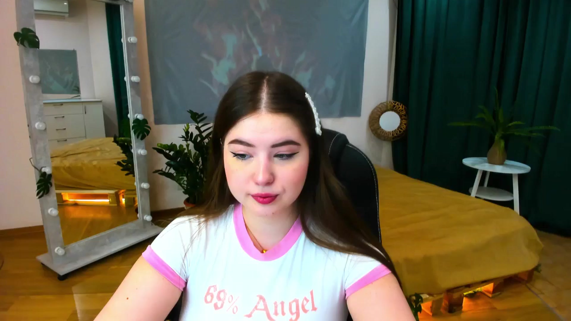 Gallery image thumbnail from AdmireMyEyes's myfreecams stream on, 05/31/2024, 18:30 image 1 of 20