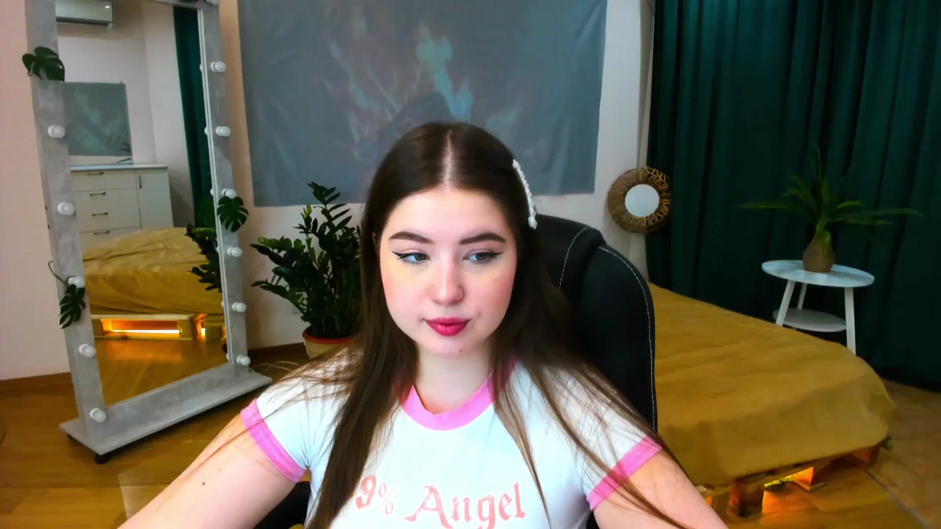 Gallery image thumbnail from AdmireMyEyes's myfreecams stream on, 05/31/2024, 18:30 image 15 of 20