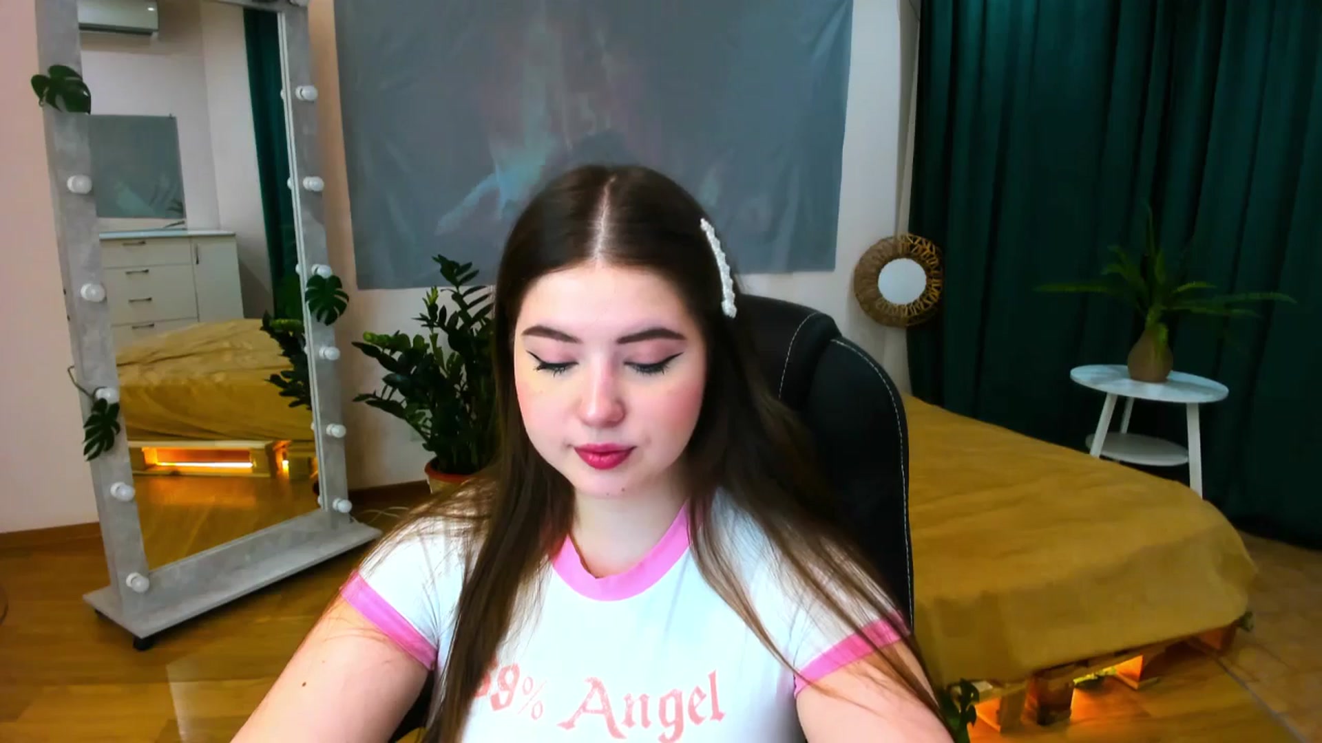 Gallery image thumbnail from AdmireMyEyes's myfreecams stream on, 05/31/2024, 18:30 image 13 of 20