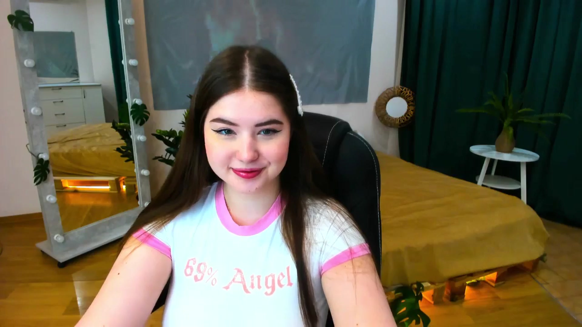 Gallery image thumbnail from AdmireMyEyes's myfreecams stream on, 05/31/2024, 19:47 image 2 of 20
