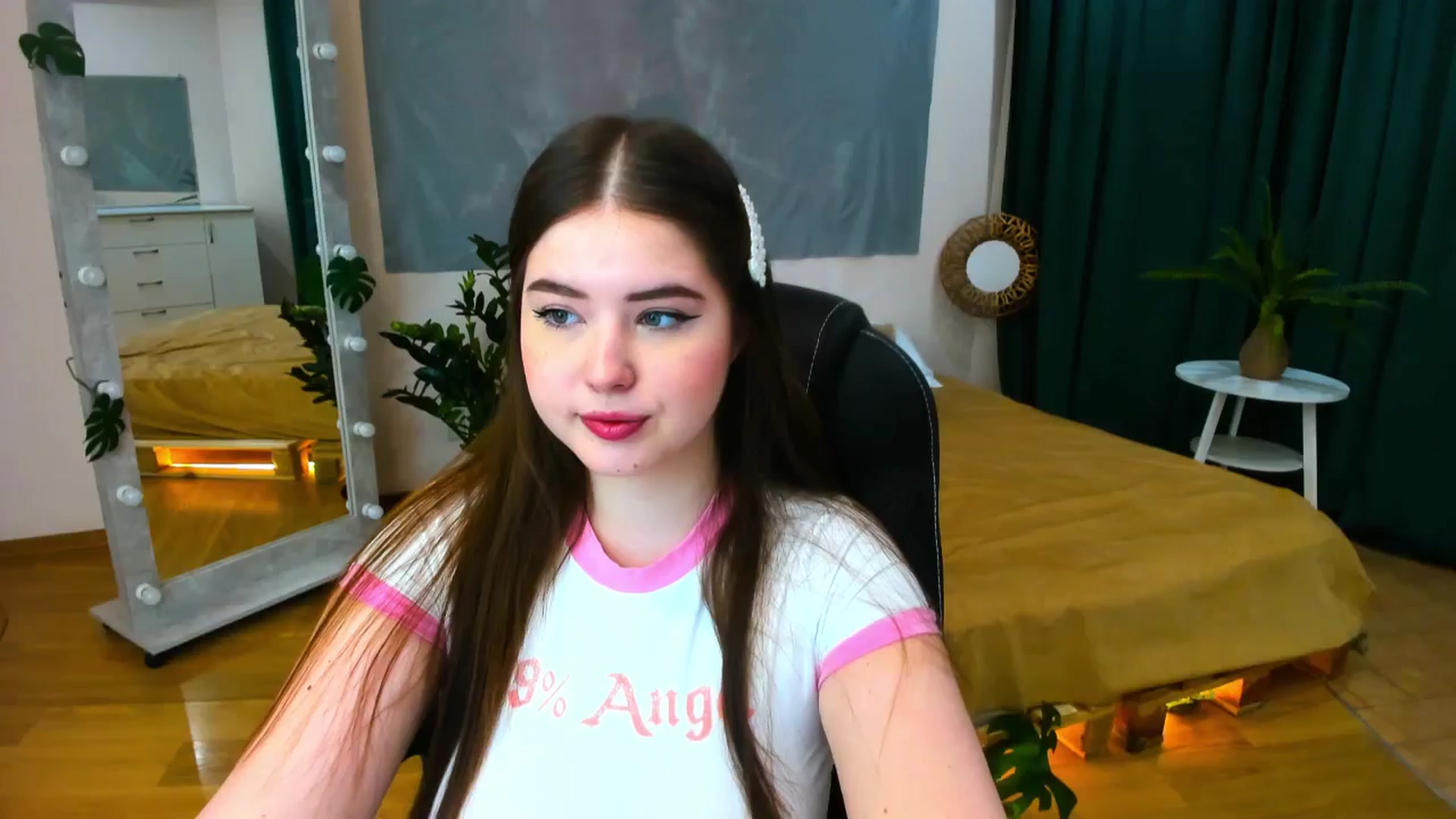 Gallery image thumbnail from AdmireMyEyes's myfreecams stream on, 05/31/2024, 19:47 image 4 of 20