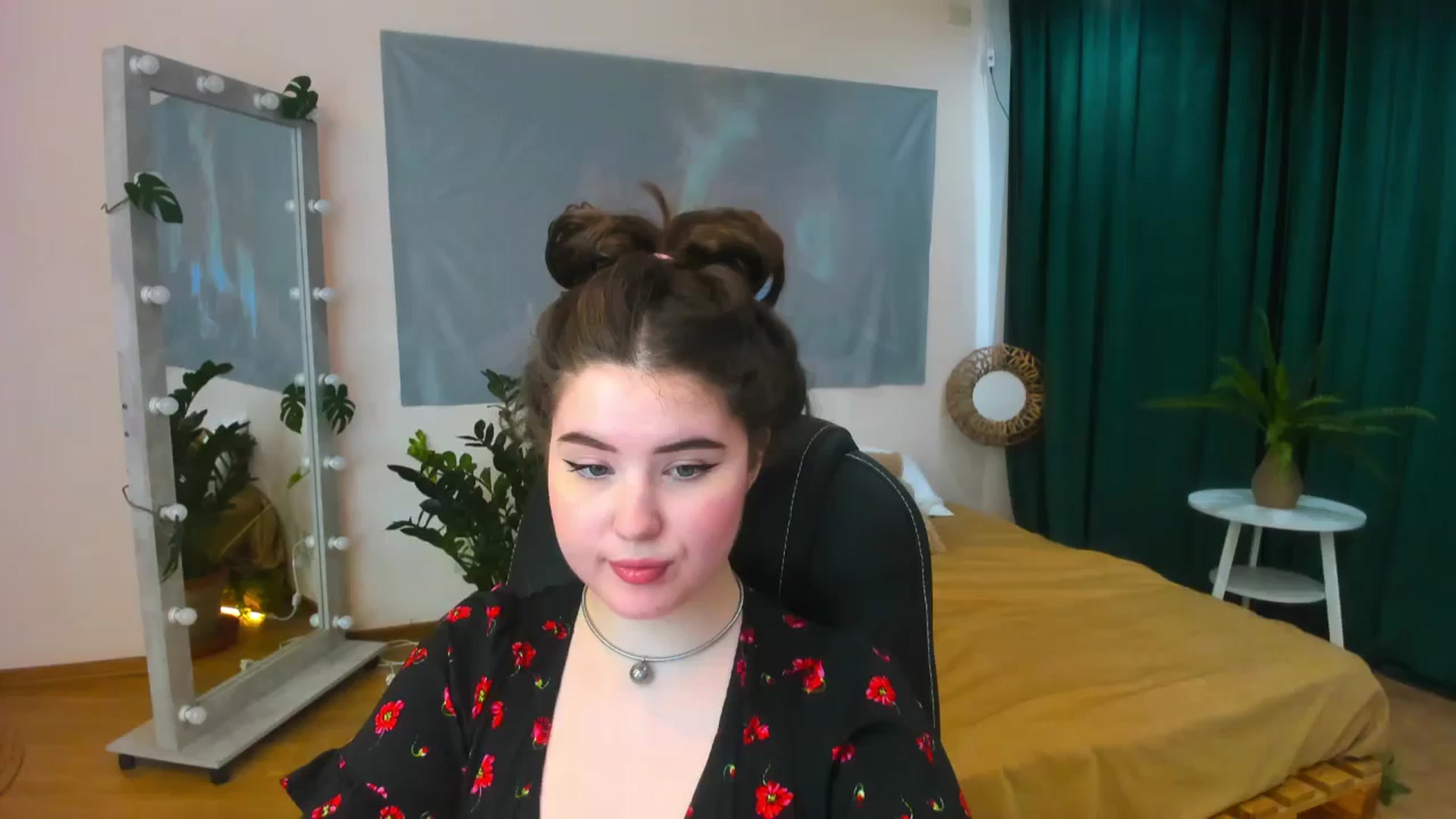 Gallery image thumbnail from AdmireMyEyes's myfreecams stream on, 06/04/2024, 07:33 image 3 of 20