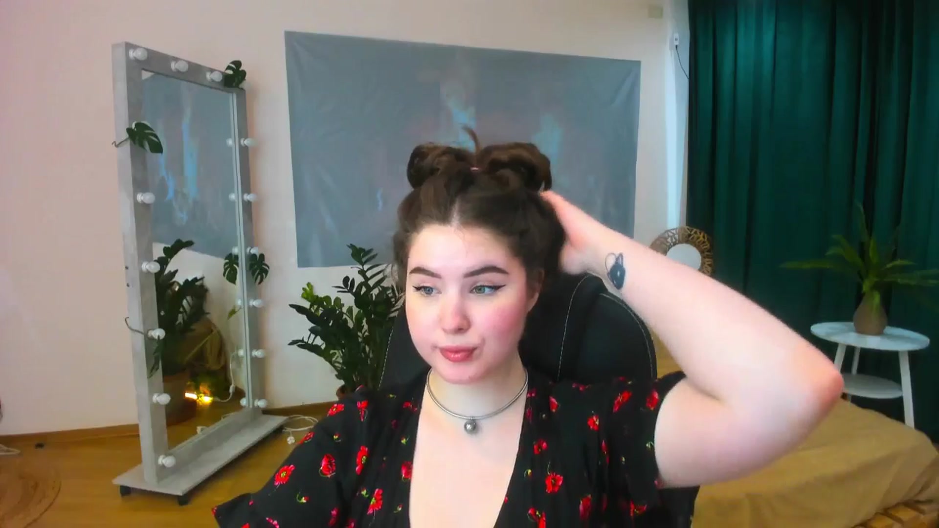 Gallery image thumbnail from AdmireMyEyes's myfreecams stream on, 06/04/2024, 07:33 image 7 of 20