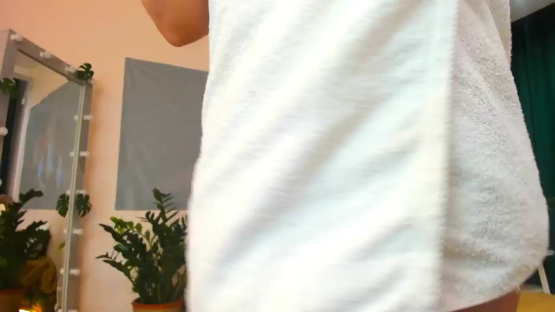 Gallery image thumbnail from AdmireMyEyes's myfreecams stream on, 06/04/2024, 07:46 image 9 of 20