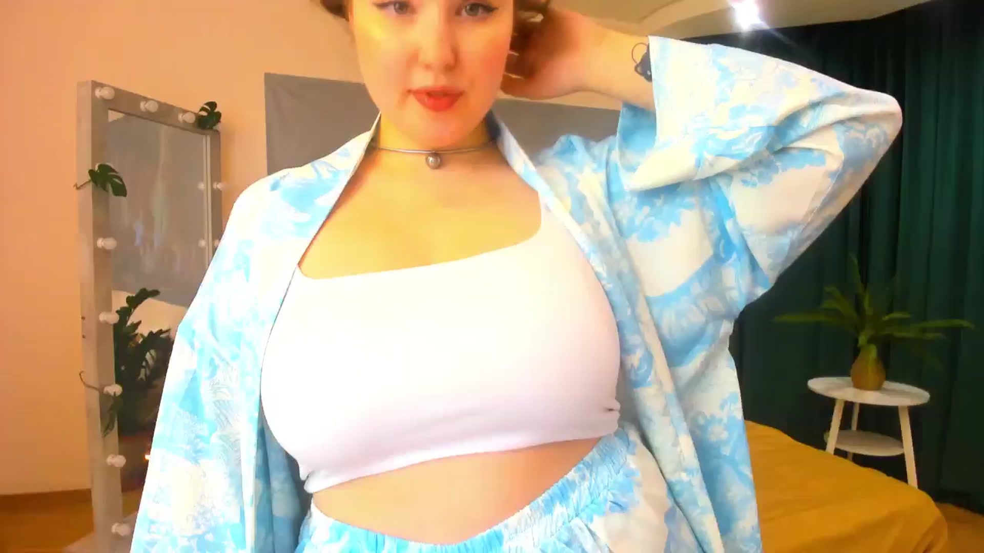 Gallery image thumbnail from AdmireMyEyes's myfreecams stream on, 06/04/2024, 08:33 image 19 of 20