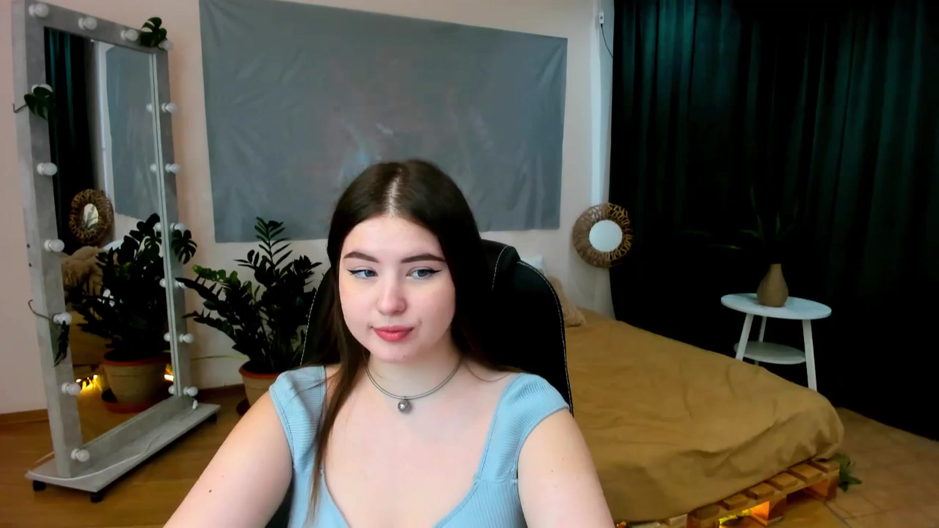 Gallery image thumbnail from AdmireMyEyes's myfreecams stream on, 06/05/2024, 06:40 image 5 of 20