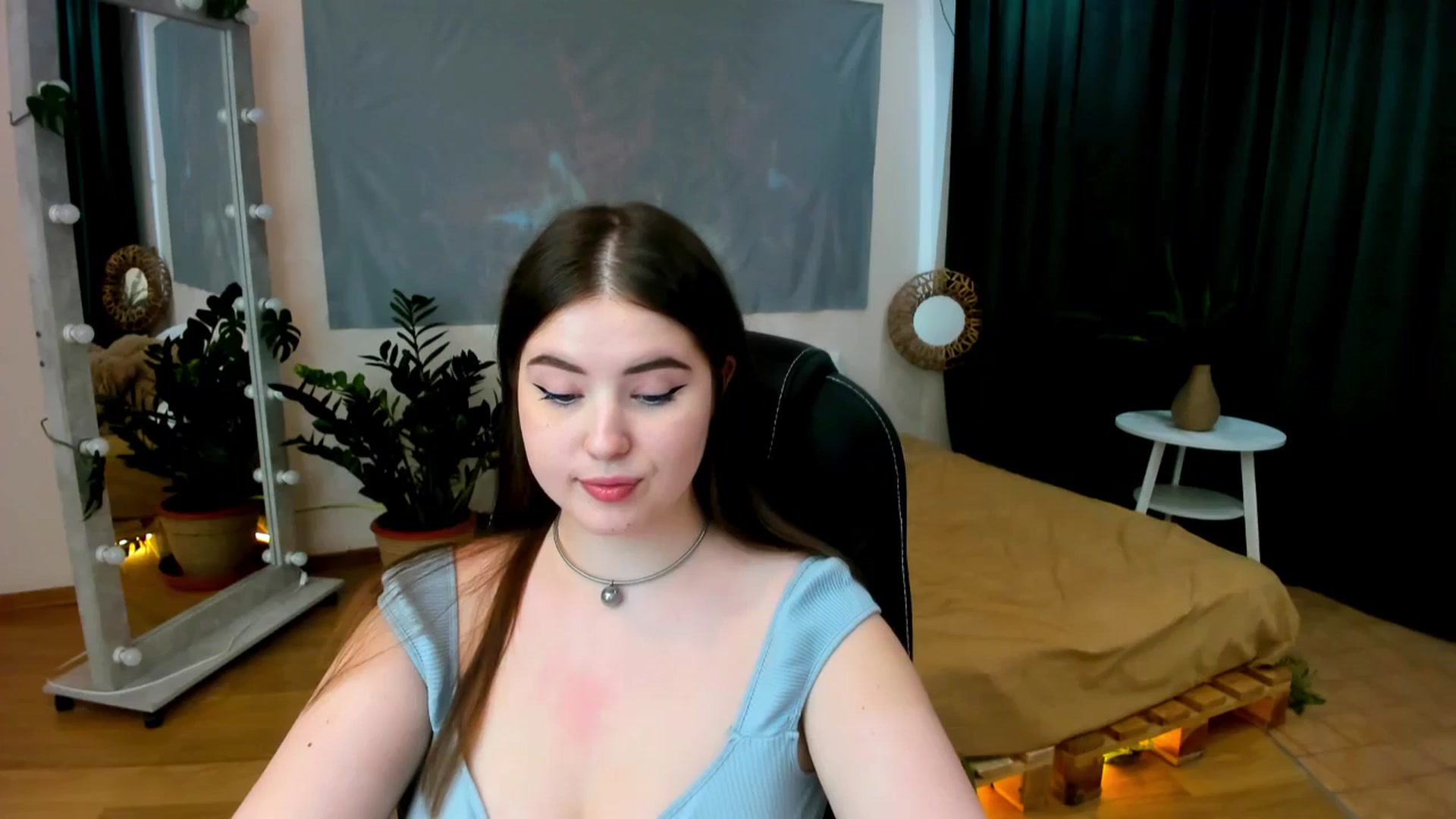 Gallery image thumbnail from AdmireMyEyes's myfreecams stream on, 06/05/2024, 07:47 image 13 of 20