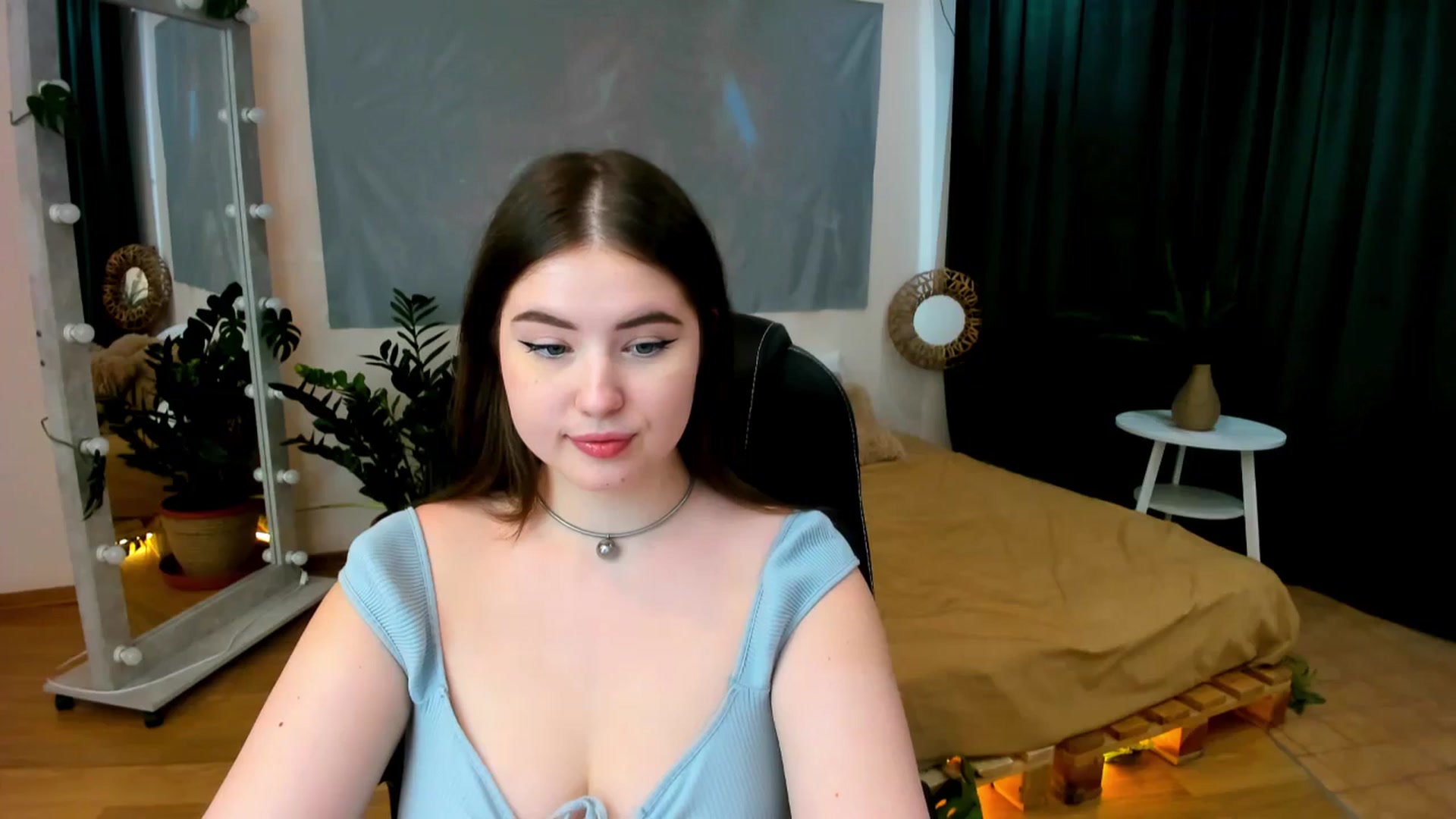 Gallery image thumbnail from AdmireMyEyes's myfreecams stream on, 06/05/2024, 07:47 image 10 of 20