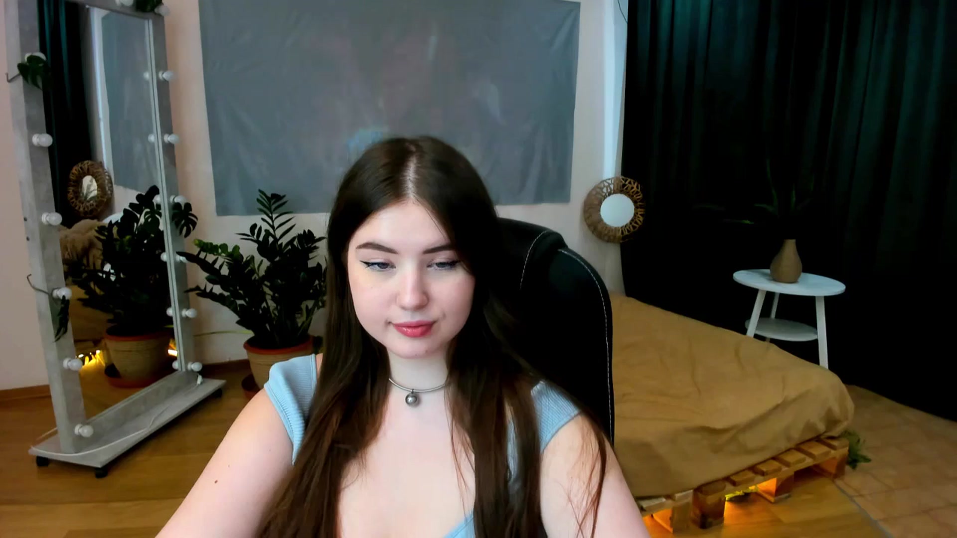 Gallery image thumbnail from AdmireMyEyes's myfreecams stream on, 06/05/2024, 07:47 image 11 of 20