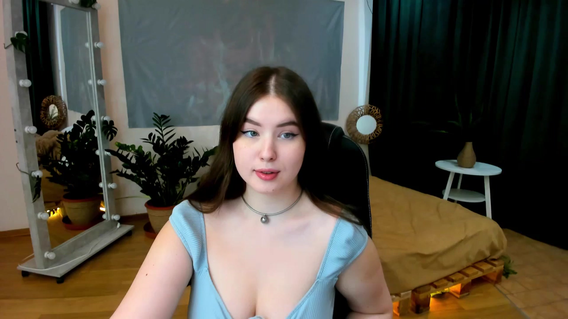 Gallery image thumbnail from AdmireMyEyes's myfreecams stream on, 06/05/2024, 07:47 image 6 of 20