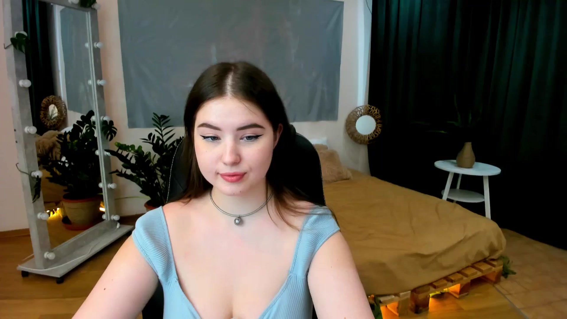 Gallery image thumbnail from AdmireMyEyes's myfreecams stream on, 06/05/2024, 07:47 image 8 of 20