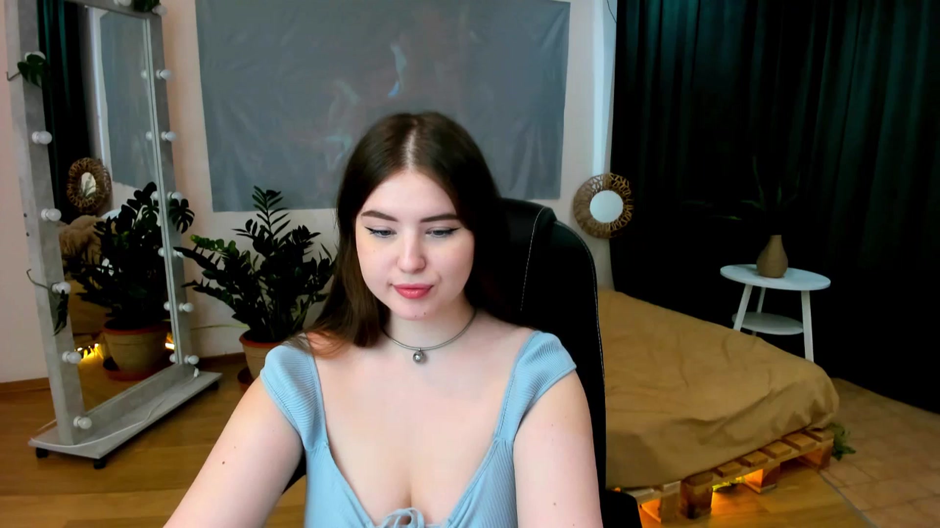 Gallery image thumbnail from AdmireMyEyes's myfreecams stream on, 06/05/2024, 07:47 image 5 of 20