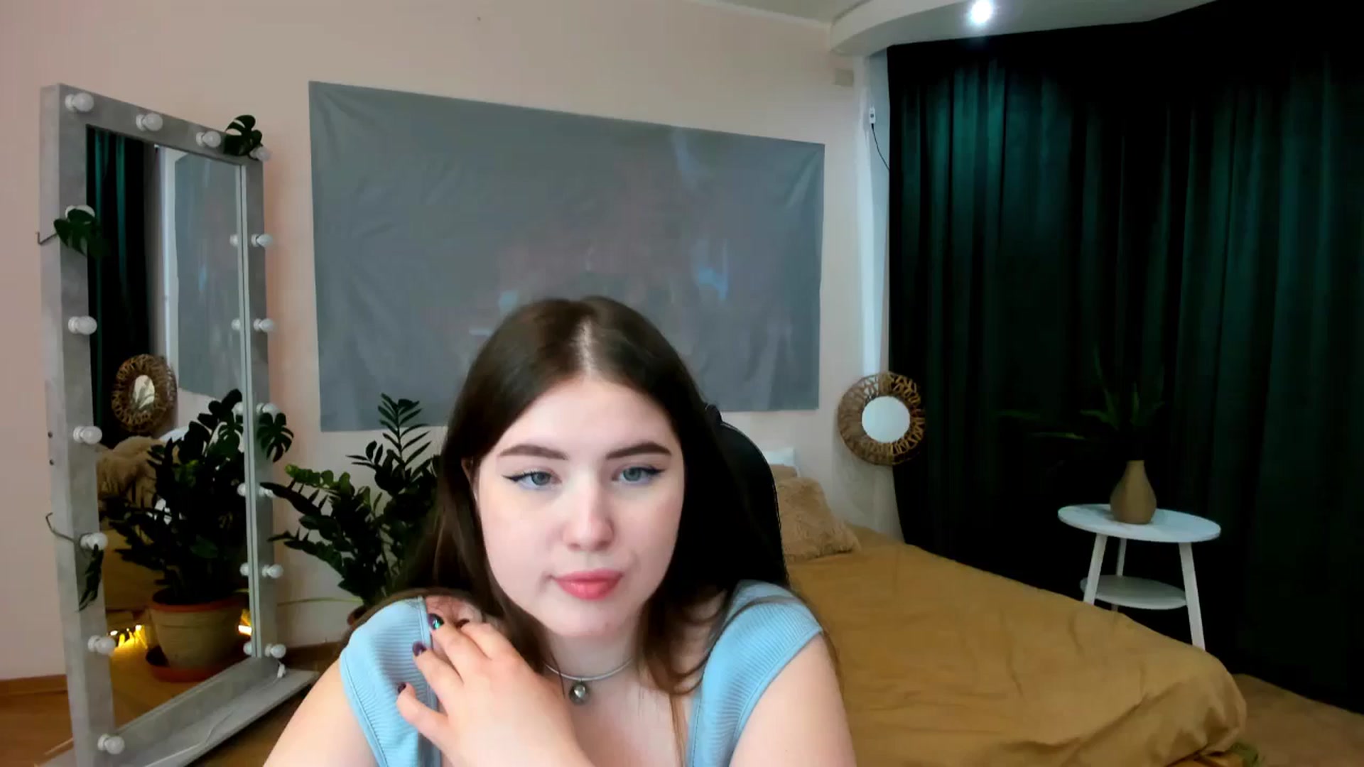 Gallery image thumbnail from AdmireMyEyes's myfreecams stream on, 06/05/2024, 07:47 image 1 of 20
