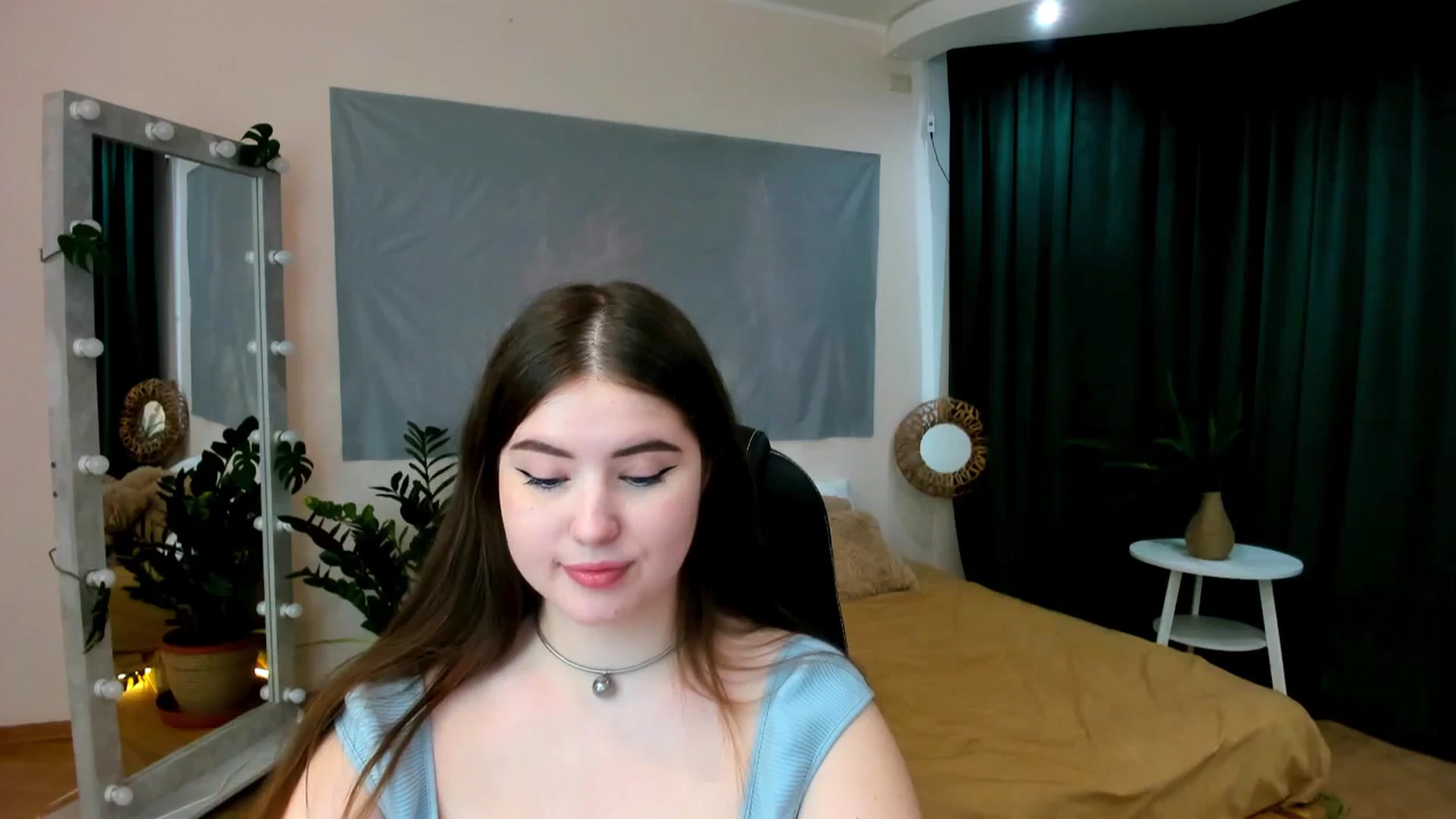 Gallery image thumbnail from AdmireMyEyes's myfreecams stream on, 06/05/2024, 07:47 image 2 of 20