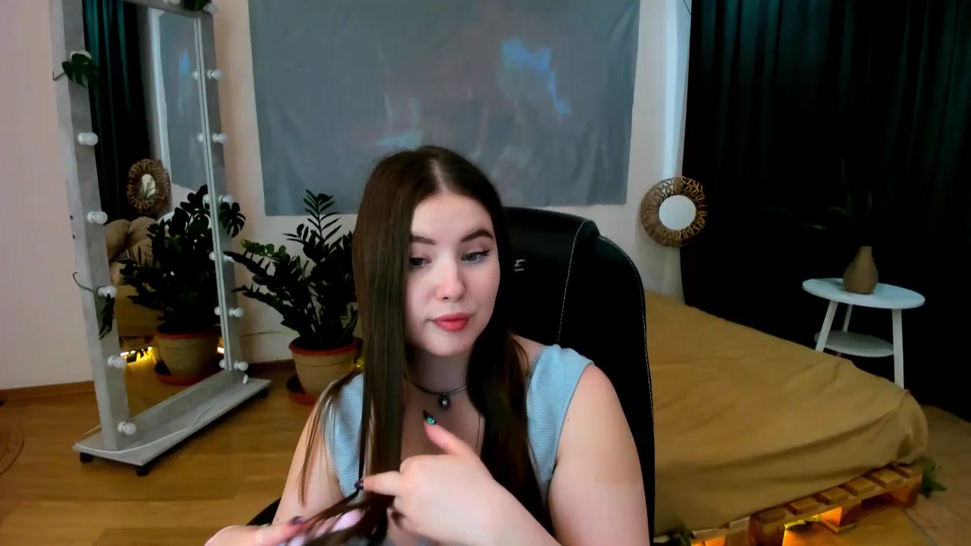 Gallery image thumbnail from AdmireMyEyes's myfreecams stream on, 06/05/2024, 09:24 image 2 of 20